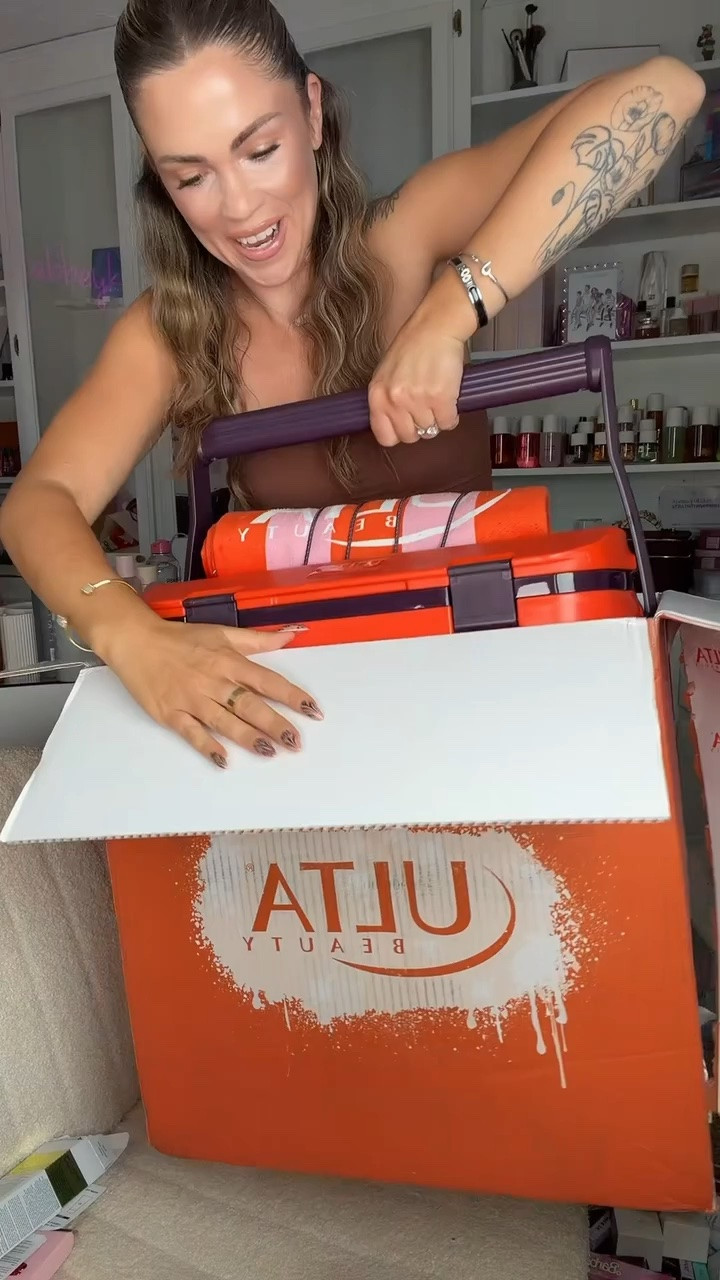 The coolest summer package!

#LTKgrwm #LTKdayinmylife #LTKBeauty