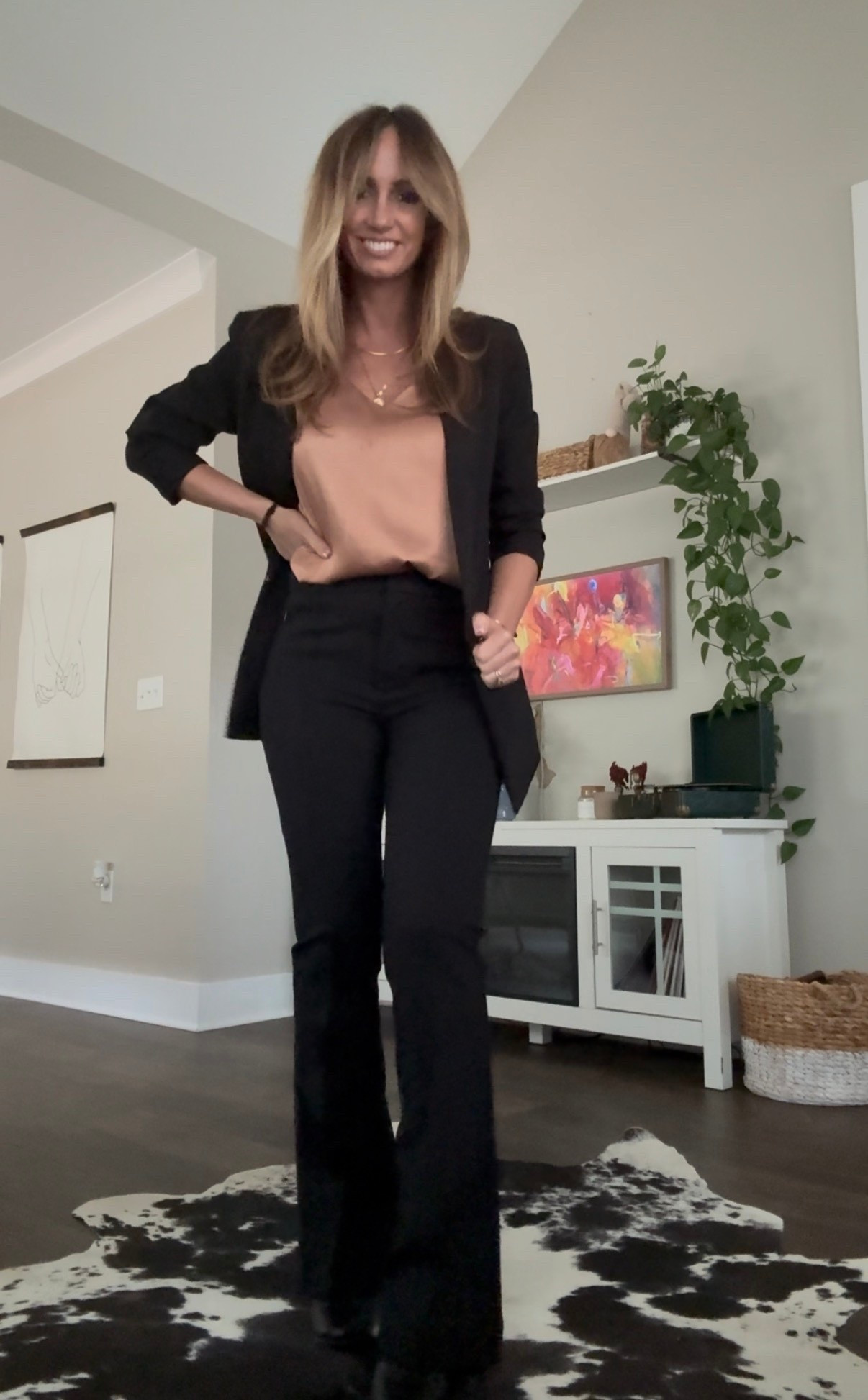 All business today y’all 

Blazer: $80 on sale for $55
Tank: $18
Pants: $99 on sale for $35!!
Shoes: $67

5’3 | 125ish pounds 
Wearing a small/2