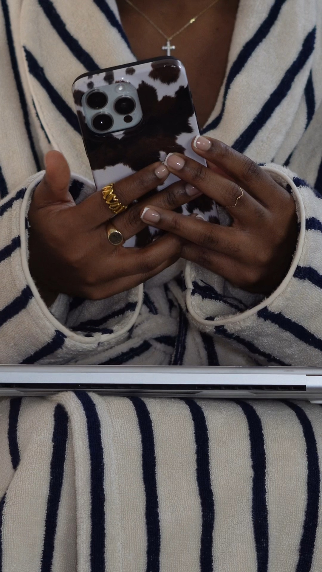 the perfect laptop case + phone case | truly loving these cow skin cases 