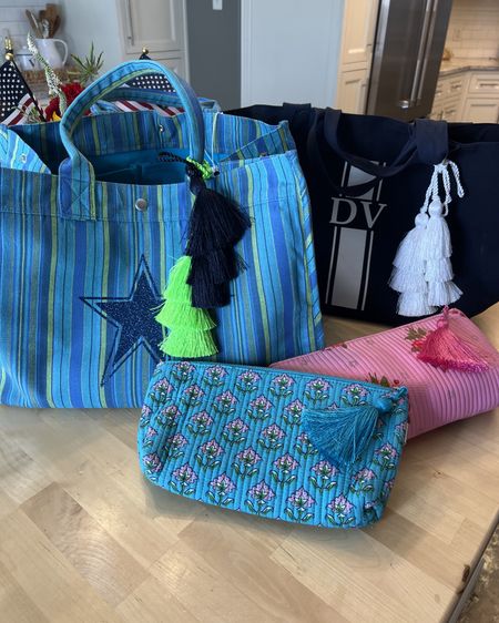 🚨promo code
20% off  Quilted Koala 

Great bags perfect for Travel, the beach or pool 

Can be personalized and easily spot cleaned!

I love the asst colors and that you can personize them with charms ,tassels and monograms etc

Save 20% with code DARCY20

Great gift idea for bridal shower etc


#LTKItBag #LTKTravel #LTKStyleTip