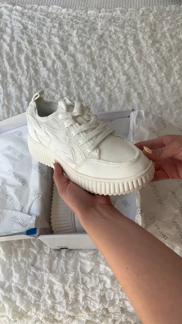 my new favorite sneakers !🤩🫶🏼👟

#LTKFitness #LTKMidsize #LTKFindsUnder50