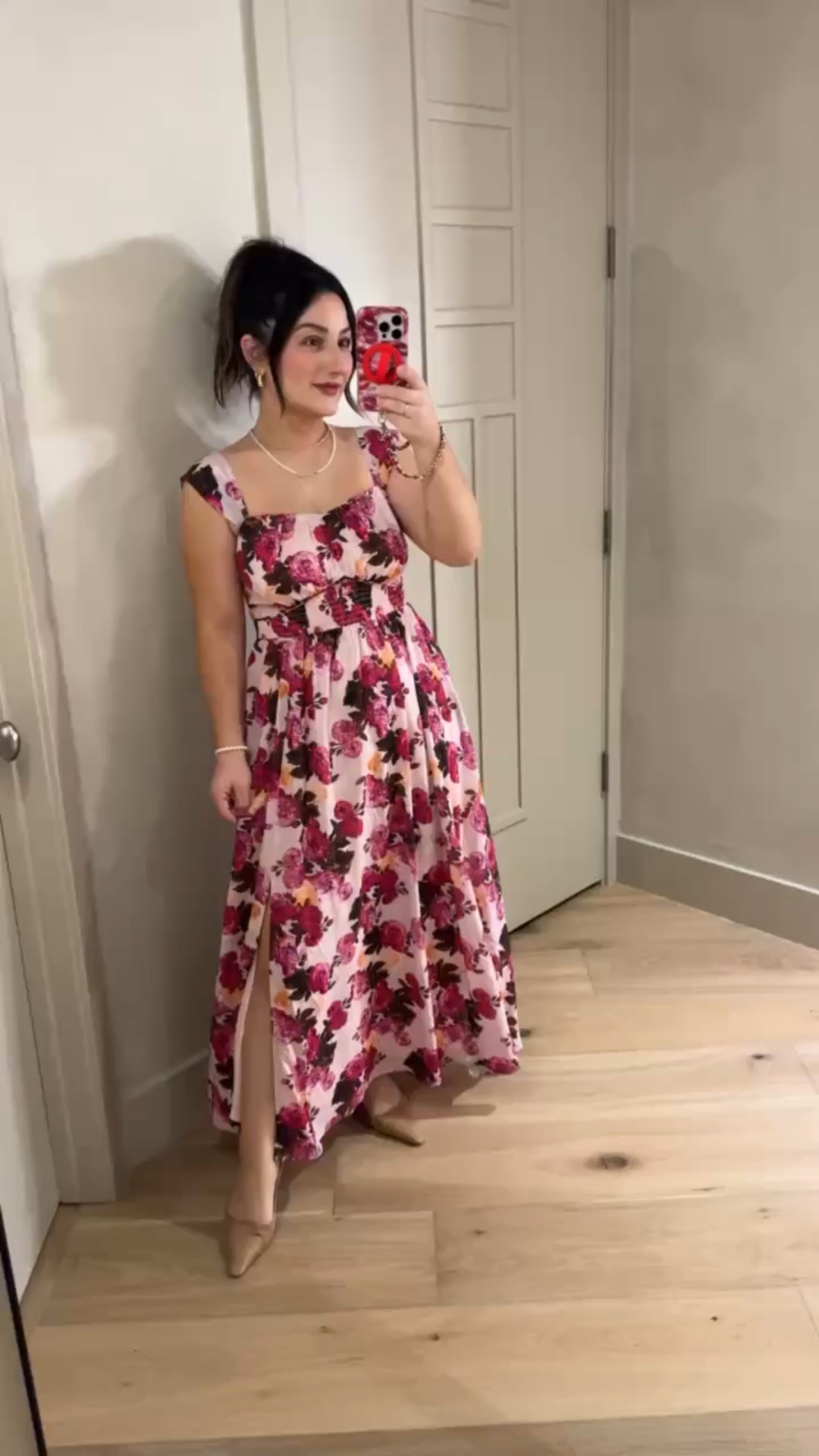 Spring floral dress, perfect for any occasion! 

Size small
 (5'0" 140lbs)
Petite friendly!


#LTKPetite #LTKSeasonal #LTKWedding