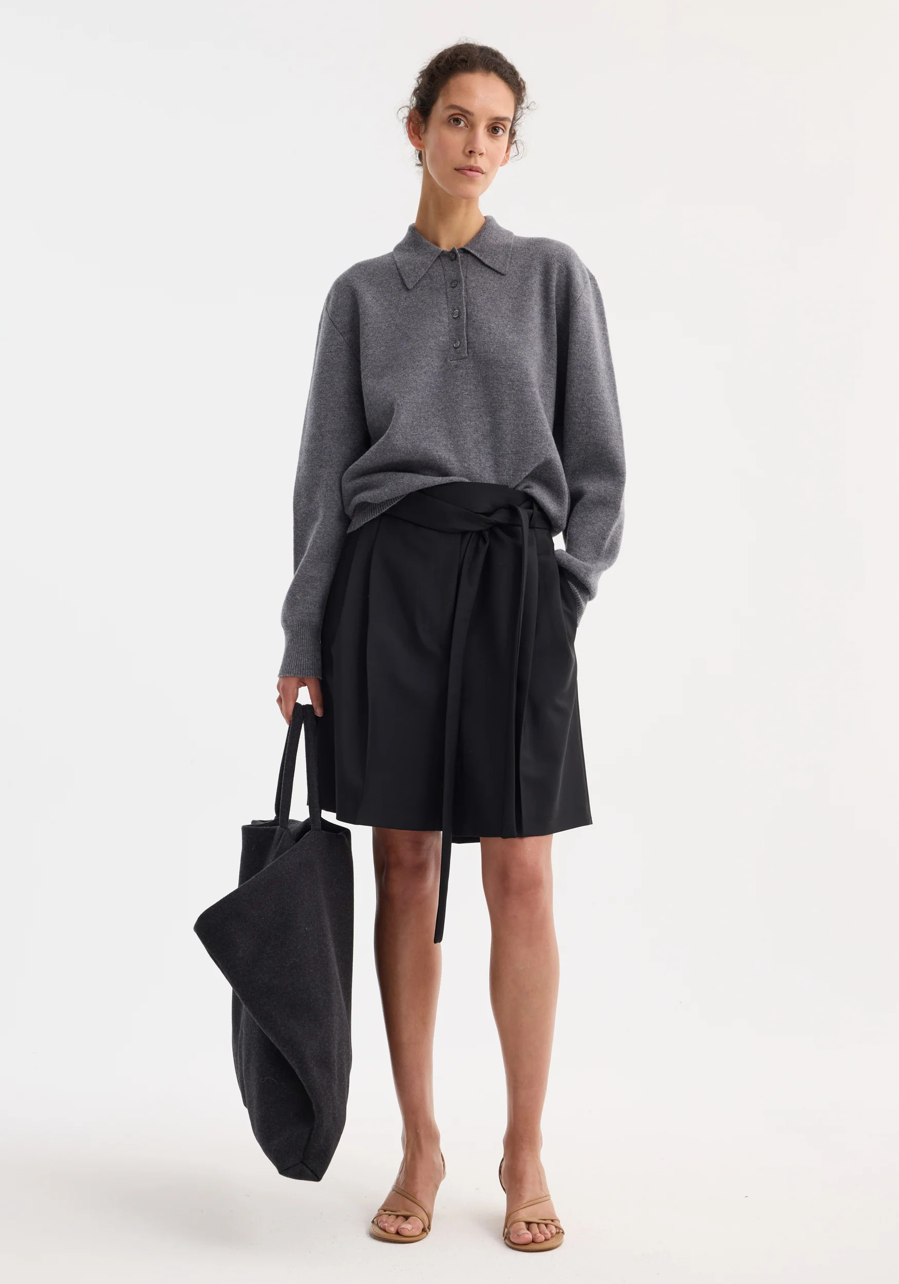 tailored belted shorts | black | Rohe
