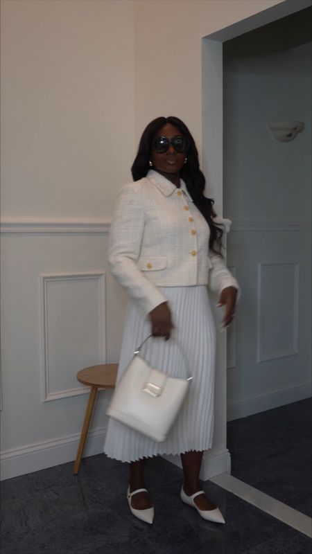 Looking heavenly.

The jacket is from Zara (size small)
The skirt is from Target (xs) 