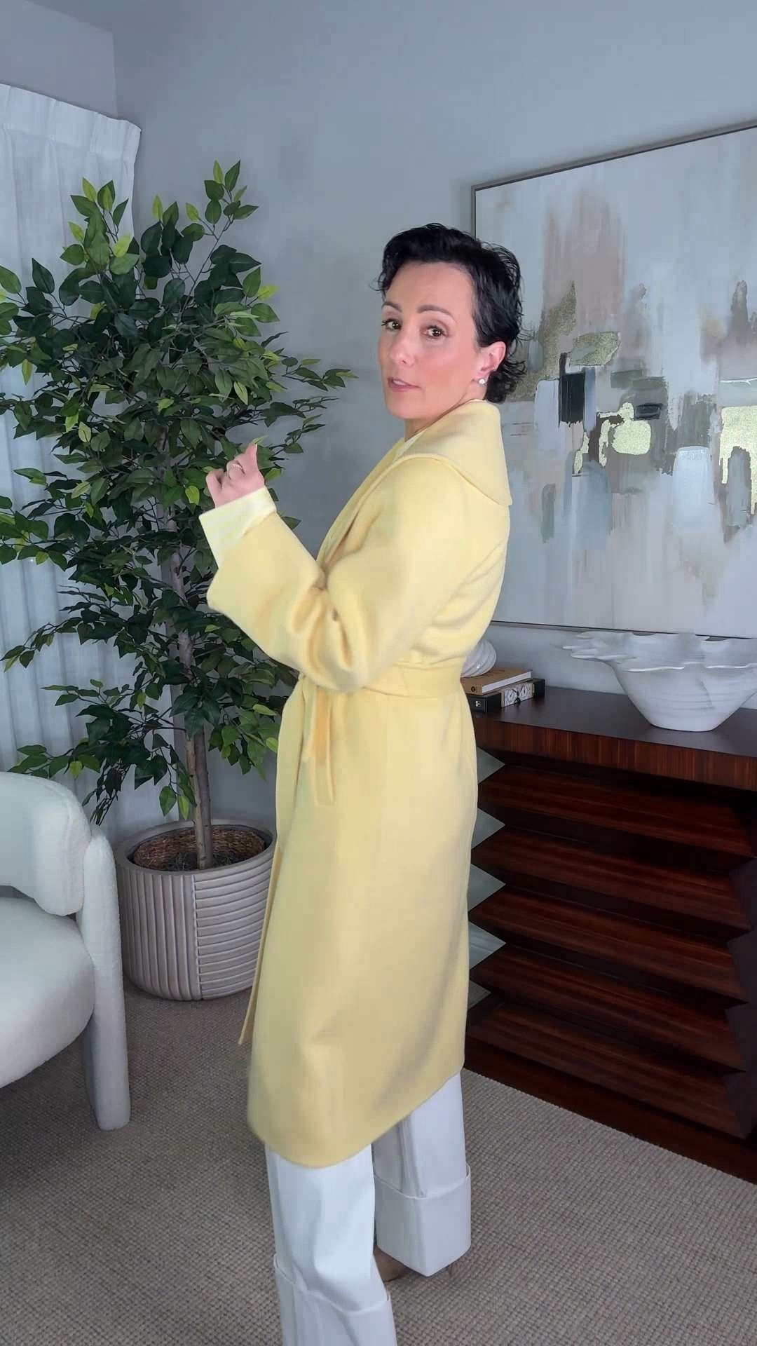 Double-faced wool with a hint of cashmere = soft, warm, and beautifully tailored. It holds its shape while still feeling comfortable and breathable. The fit is polished but effortless, making it perfect for everyday wear or dressing up.

If your wardrobe needs color, confidence, and an easy statement layer—this is it.

Tap to grab this Alice + Olivia must-have. 

Statement coats 

 

#LTKPetite #LTKootd #LTKgrwm