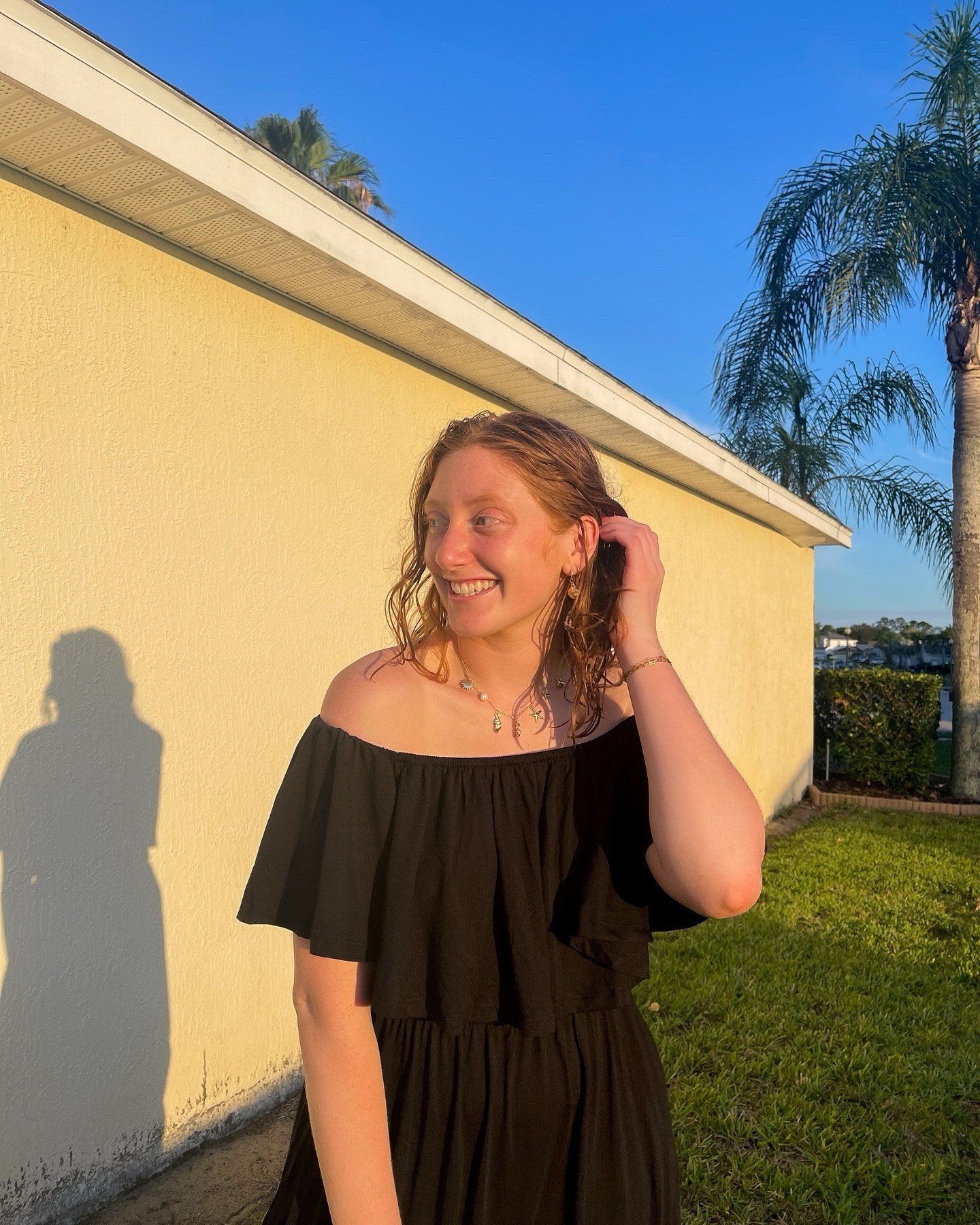 lovesss a good golden hour🌞

#goldenhour #summerinspo #redheadgirl 

#LTKStyleTip #LTKTravel #LTKMidsize