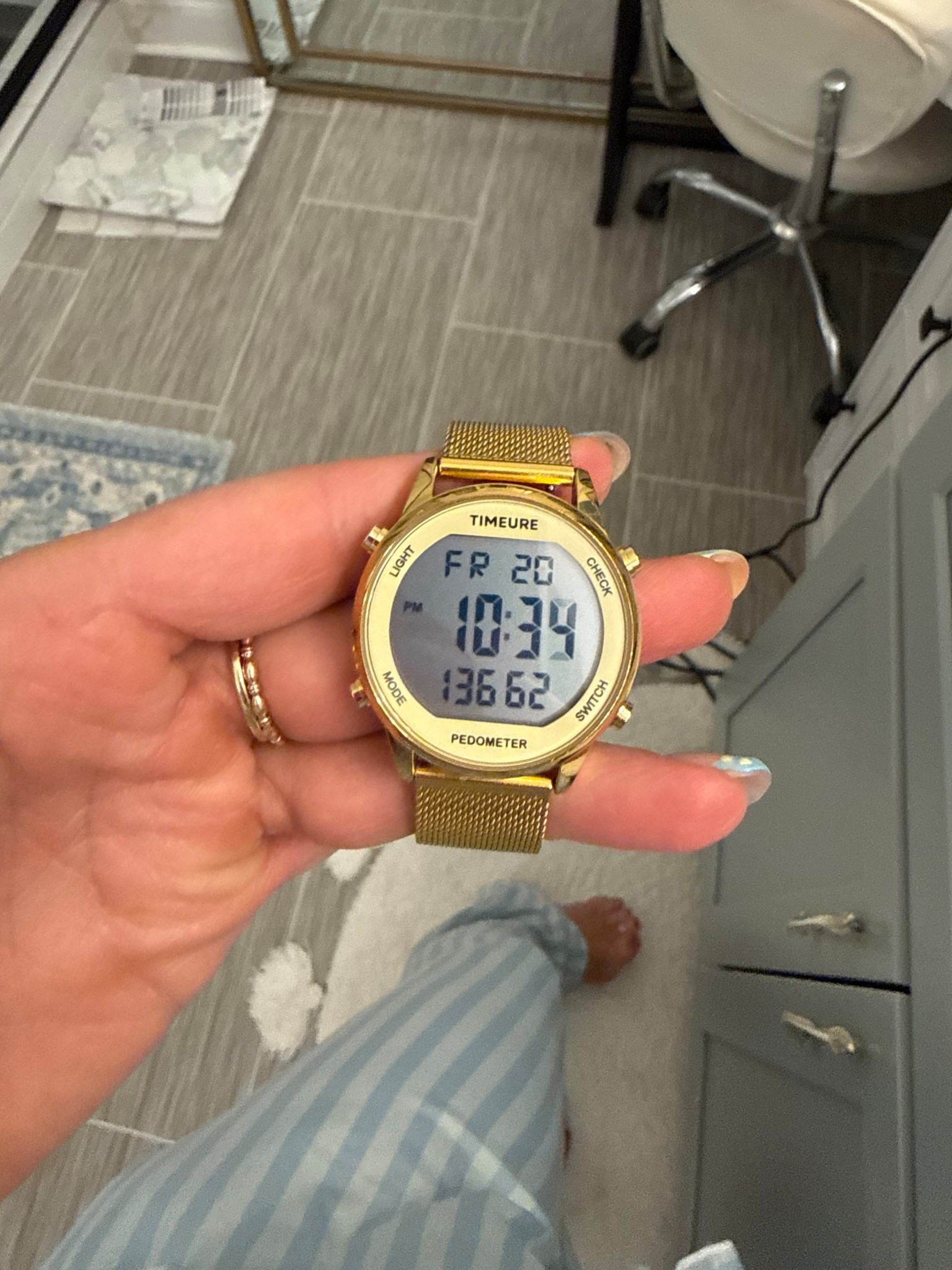 This watch is a must if you want to track your steps 

#LTKfitnessgoals #LTKmomlife #LTKdayinmylife