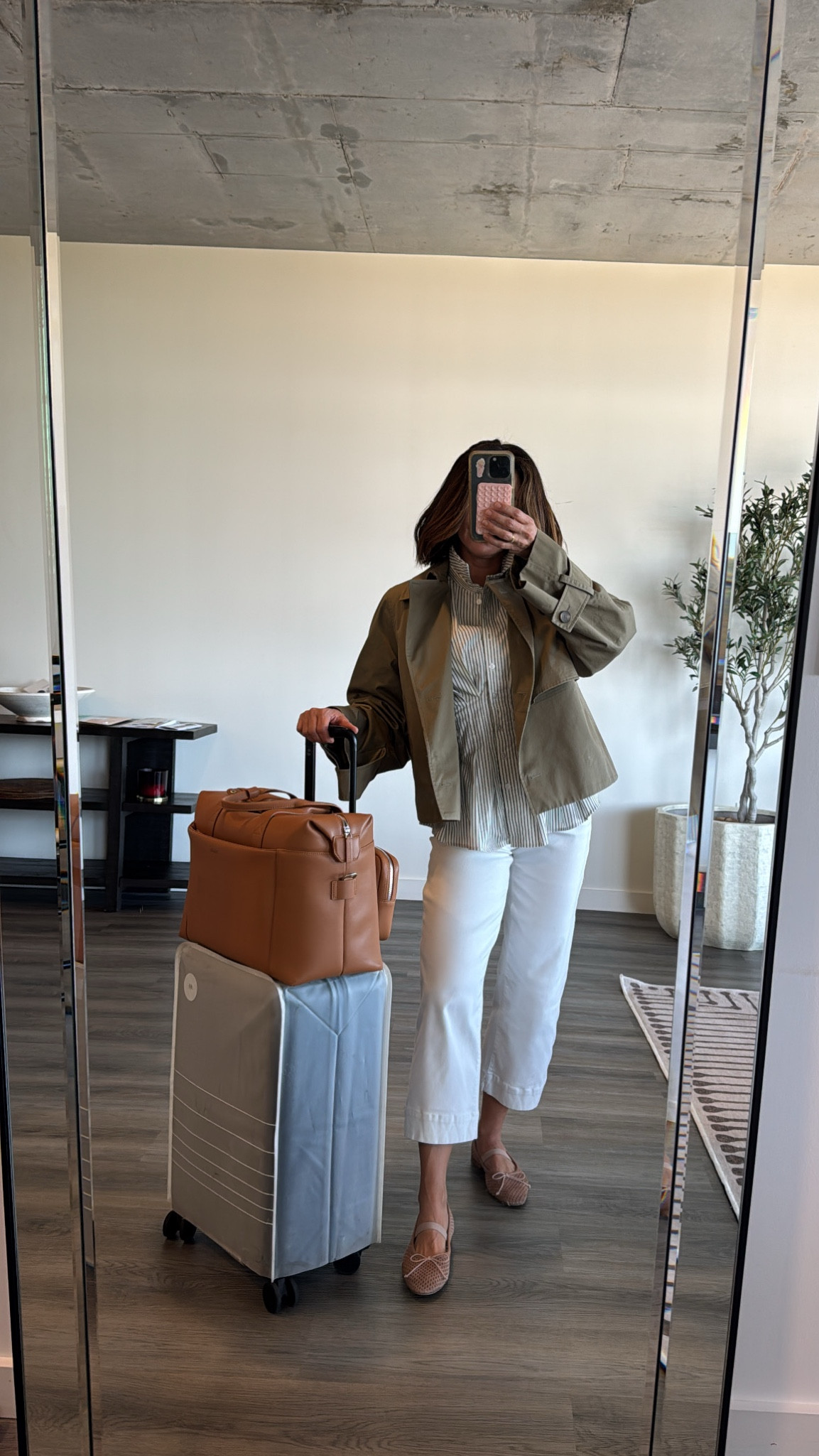 Desde ropa cómoda pero chic para el avión hasta el outfit y la maleta perfecta de Monos Travel. 🌟

#LTKTravel #LTKGiftGuide #LTKMostLoved