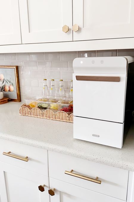 White nugget ice maker that’s perfect for a summer drink station on your kitchen countertop

#LTKSeasonal #LTKFind #LTKhome