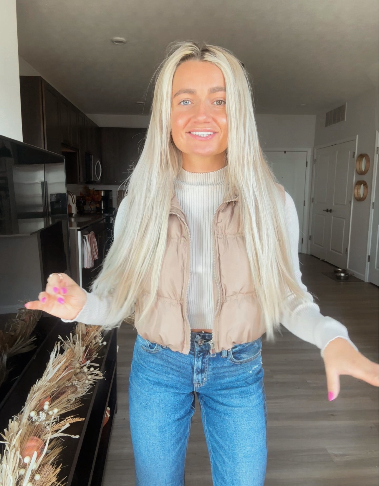 I’m 5’4, 135 lbs wearing a small in the vest, medium in the sweater, & 2 in the jeans 🫶🏼