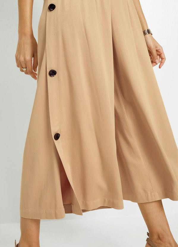 bonprix - Calça Pantacourt com Botões Laterais Bege | Posthaus (BR)