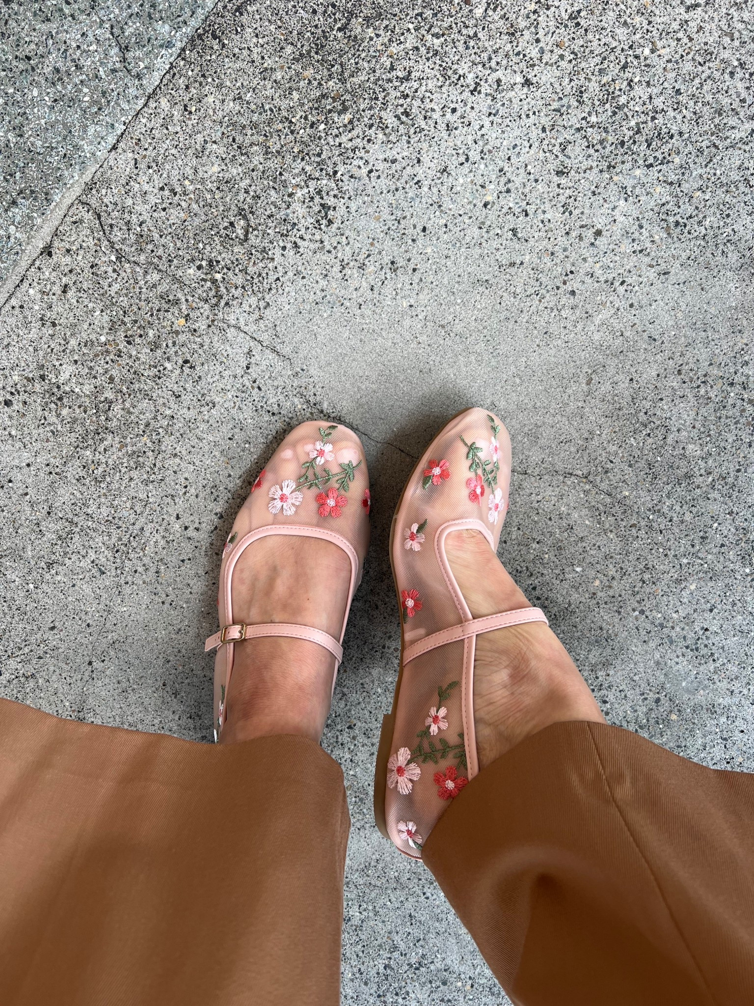 A floral lover’s dream shoe. Very comfortable too! 

#LTKFindsUnder50 #LTKShoeCrush #LTKSummerEdit