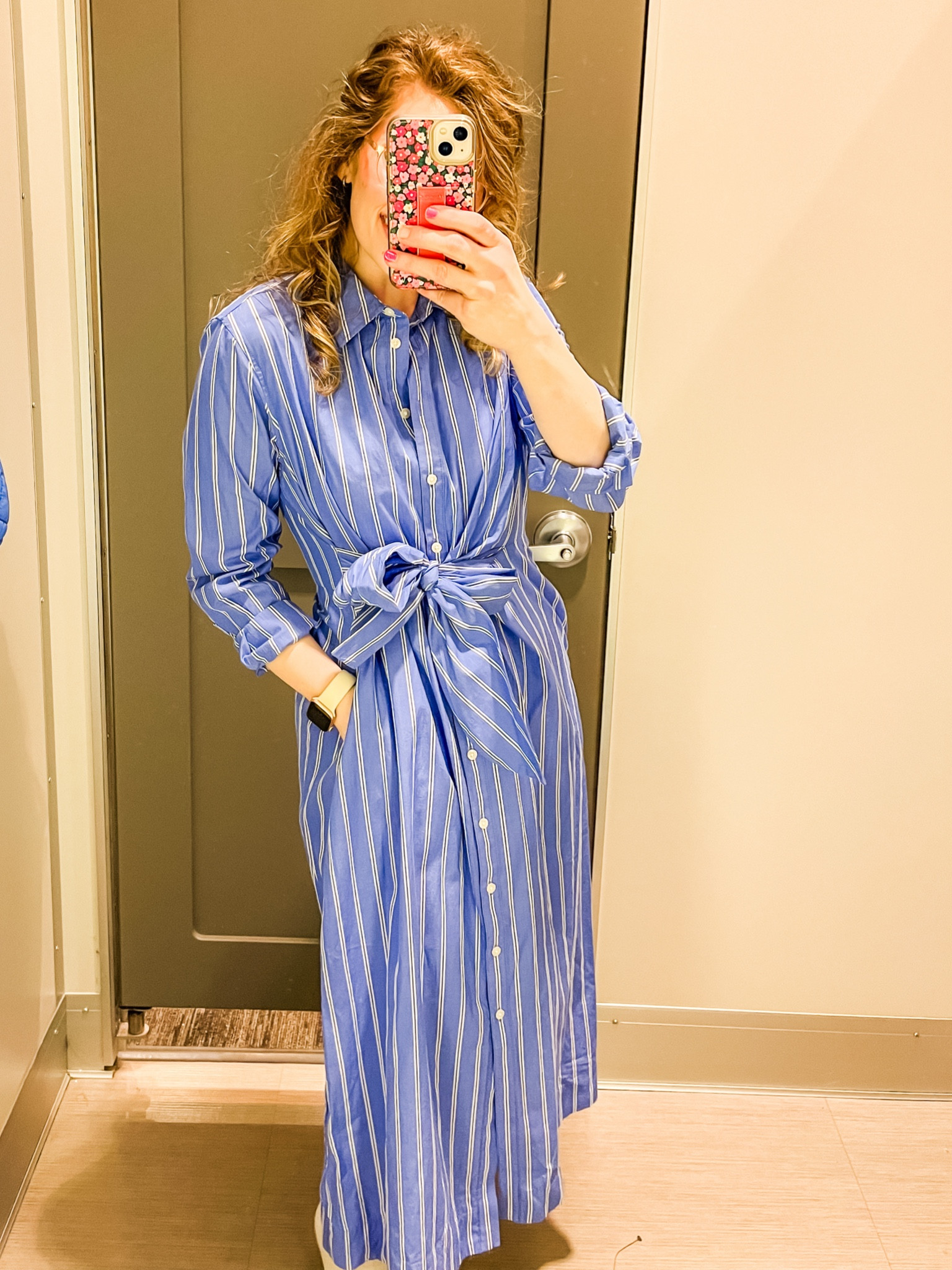 I am so excited to wear this for Easter! 😍💙

Got in a size medium and it fits perfectly 🫶