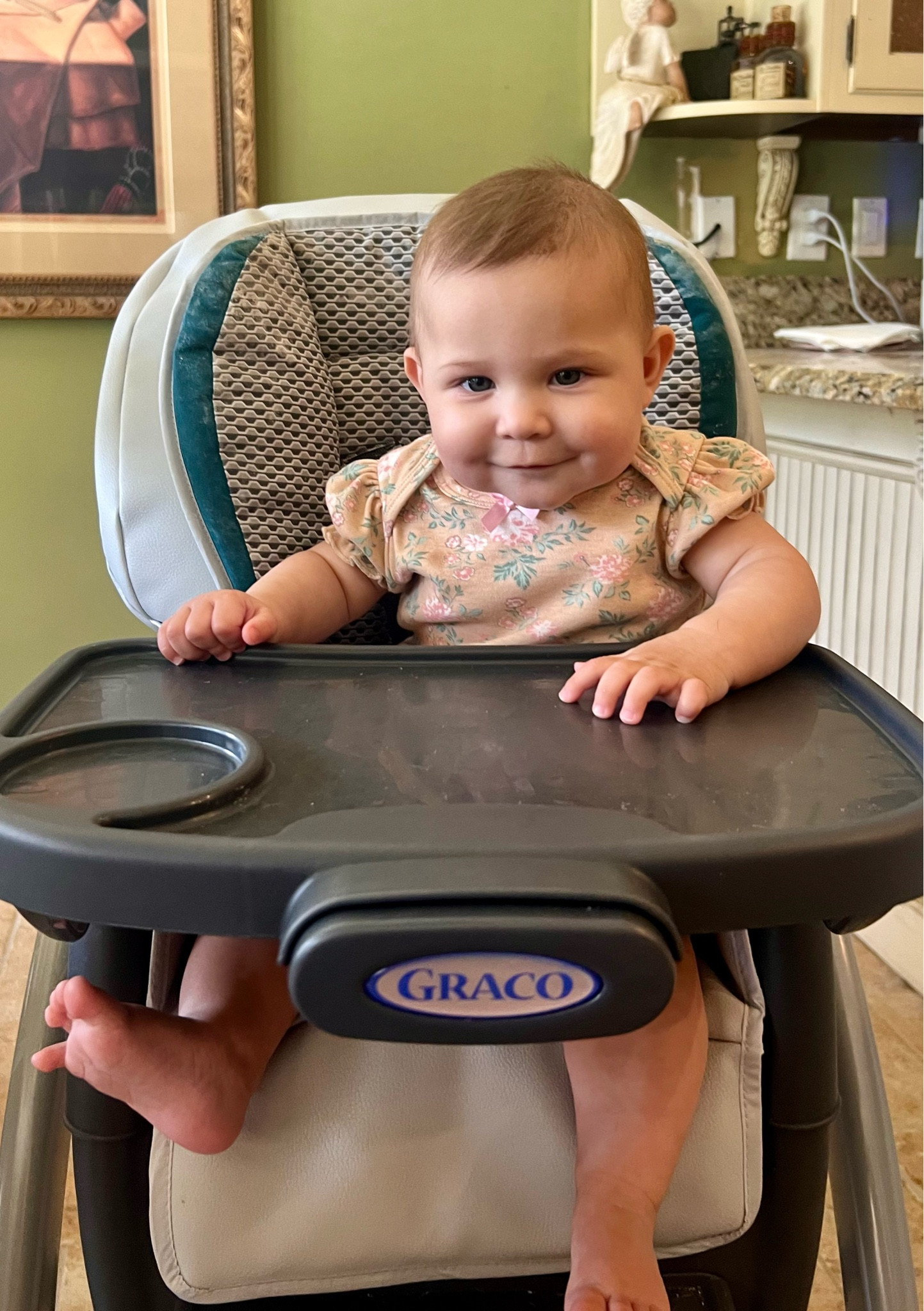 Baby high chair 

Highchair offers 6 growing stages from infant highchair to big kid table and chair. The highchair features infant head support and 3 recline positions for early comfort and a machine-washable seat pad for easier mealtime cleanup. Use the infant or toddler booster on a dining room chair, then convert to an elevated youth stool to give your older child their own seat at the table. This highchair can even transition to a table and chair for your big kid's snack time!


#LTKKids #LTKFamily #LTKBaby