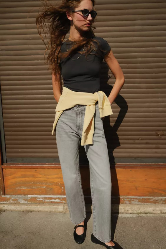 HIGH WAIST - REGULAR LEG - LONG LENGTH - RIGIDHigh-waisted five-pocket jeans. Straight leg and lo... | Zara US