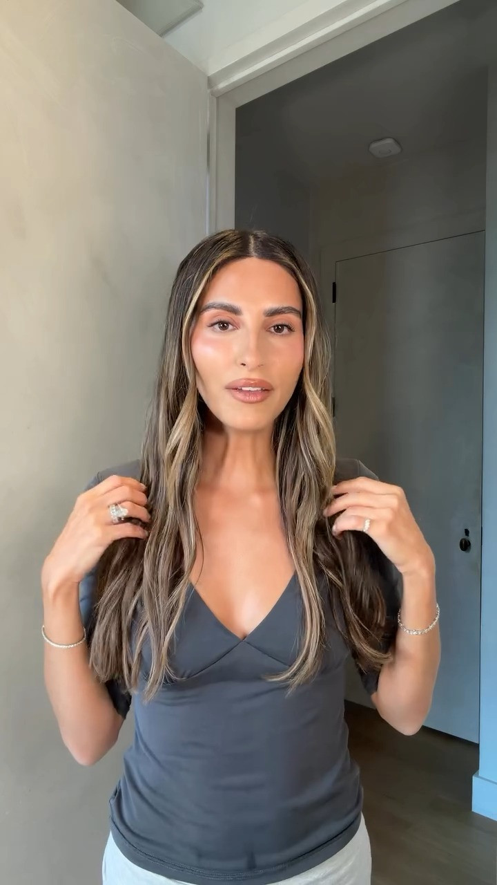 Mermaid wavy hair tutorial! #mermaidhair #wavyhairtutorial #mermaidhairtutorial #howtostylelonghair #beachwaves 

 #LTKBeauty