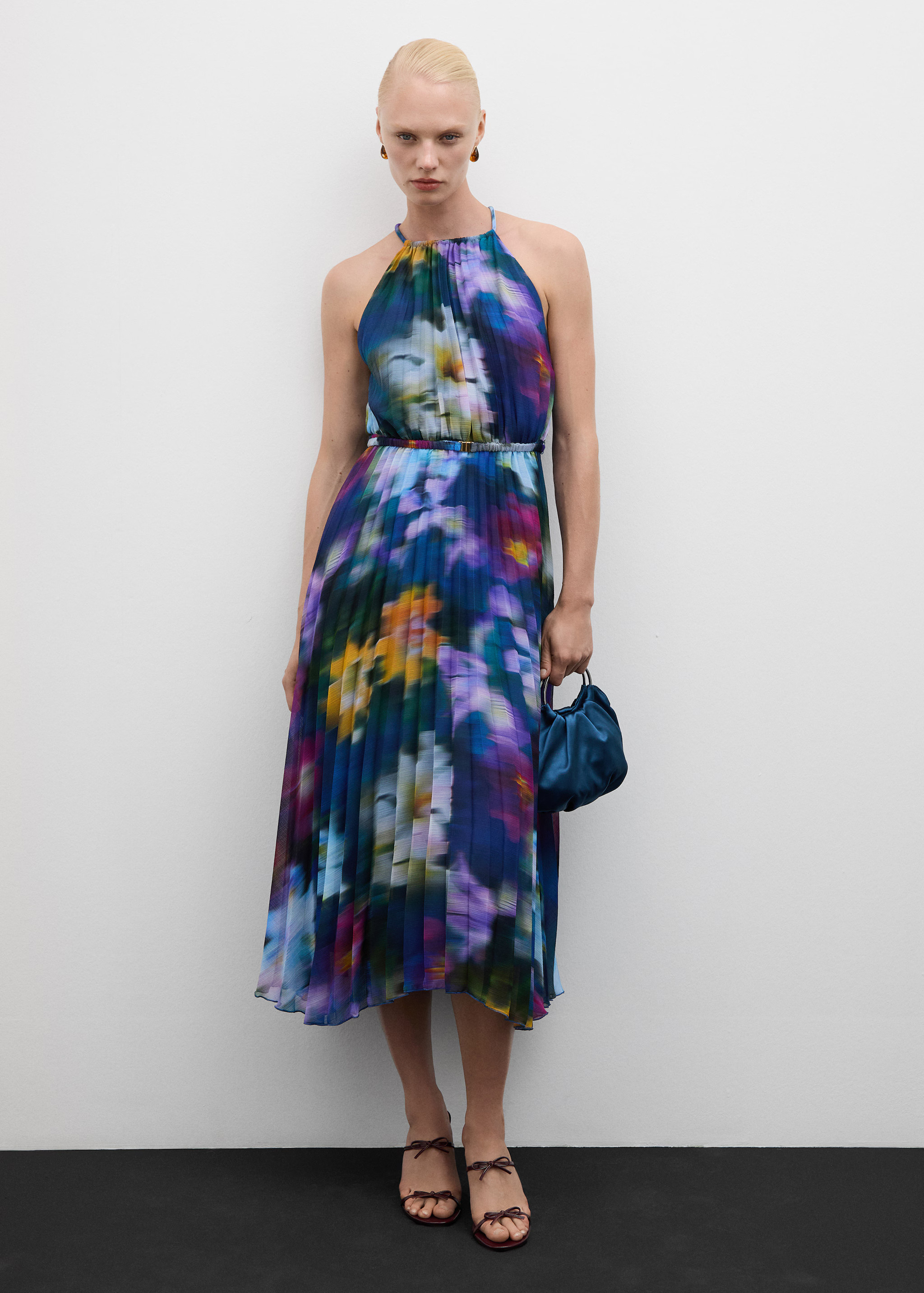Printed pleated dress - Woman | MANGO USA | MANGO (US)