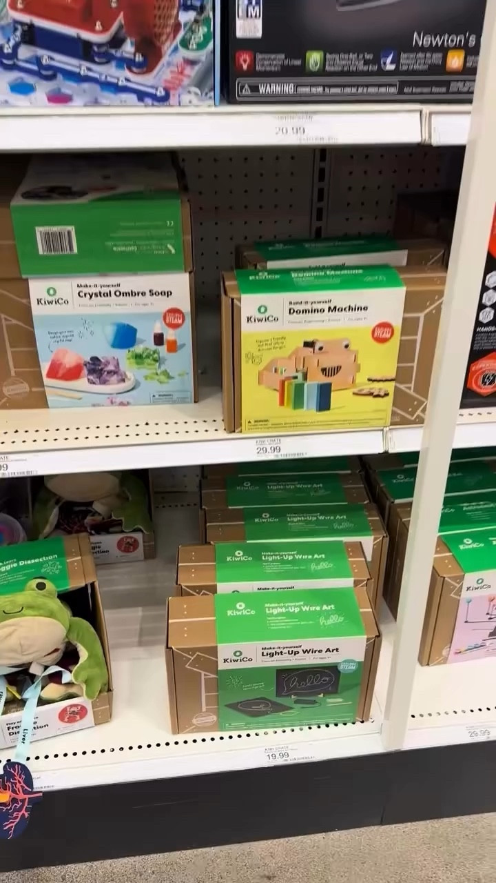Target moms this one is for you. @kiwico_inc is sold at @target  I was so excited when I found out our favorite subscription box can now be found at our favorite store. 

If you haven’t tried them out yet, I highly recommend! You won’t regret it! 

#targetmom #targetfinds #relatablemom #livinginhawaii #kiwicopartner
