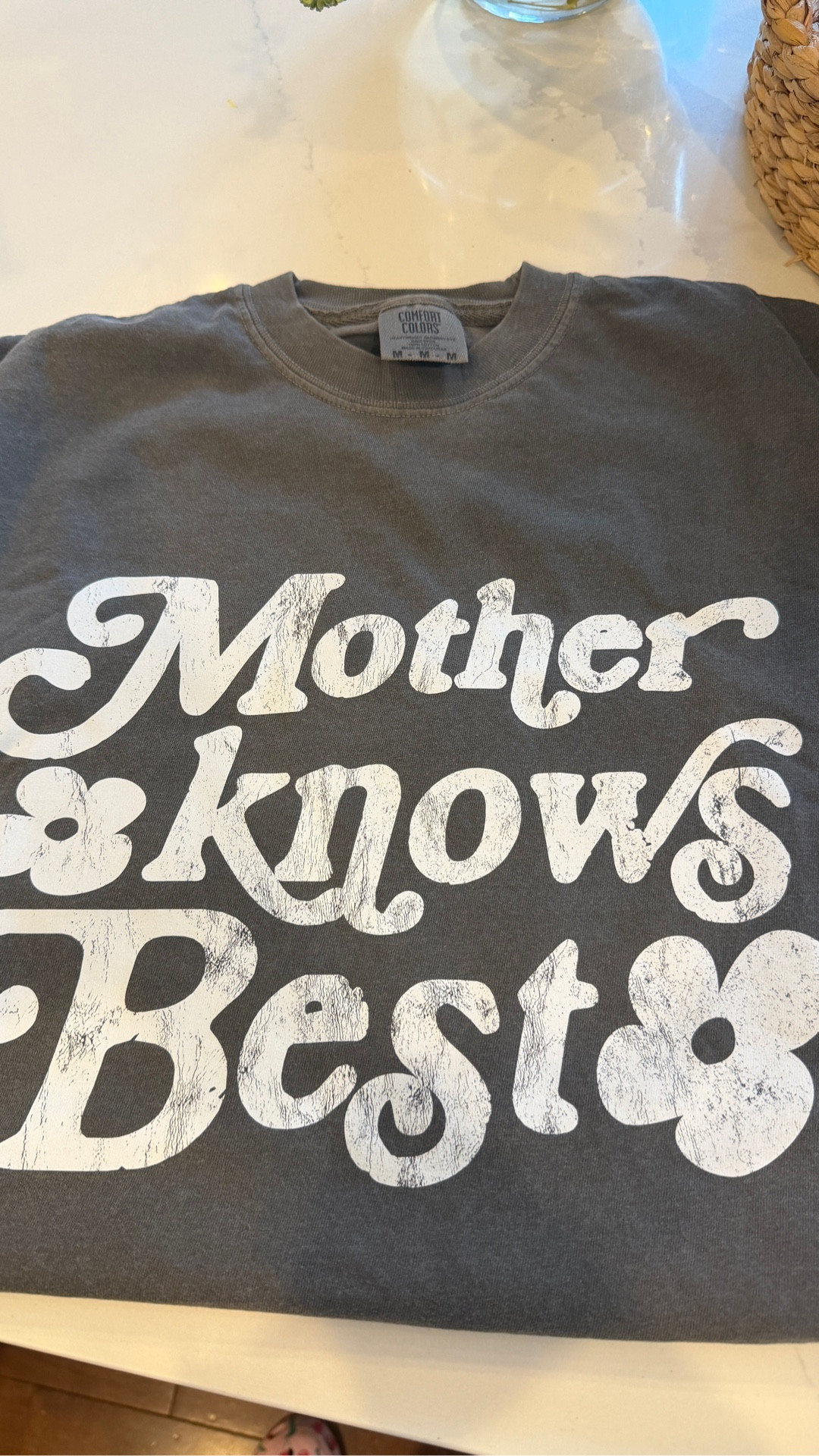 This shirt was a must have for me (both were 🙂) comment GRAPHIC & I’ll send you the link to both! 

#graphict 


#LTKootd