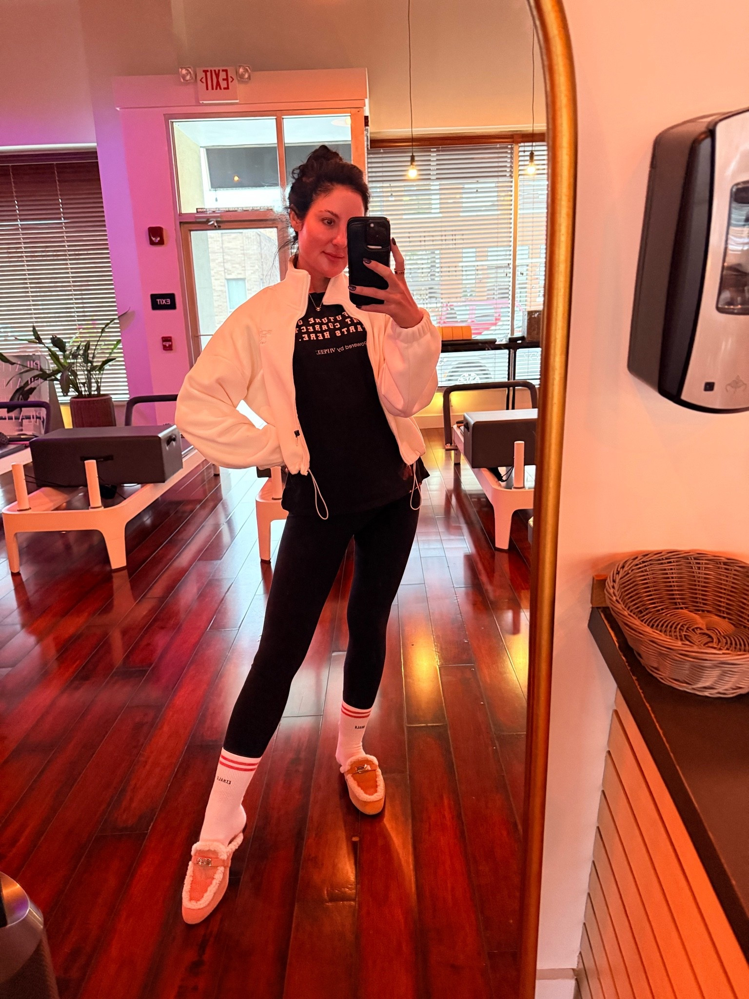 Pilates time 🖤🙌

#LTKdayinmylife #LTKgrwm #LTKootd