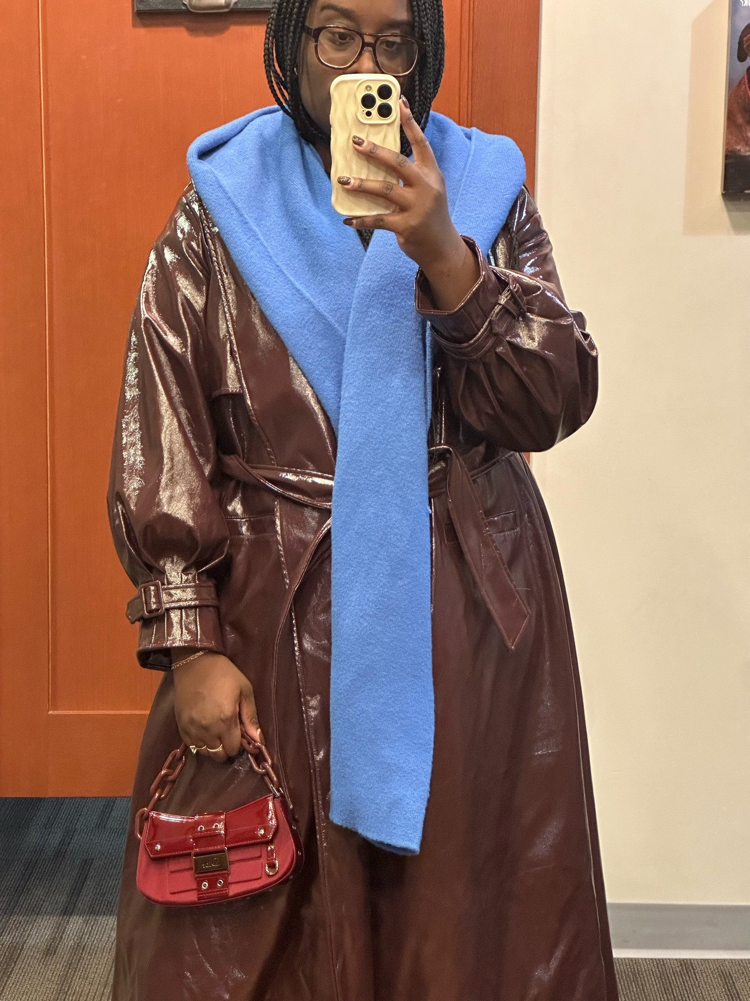 color combinations I find chic : blue and burgundy 









#LTKStyleTip