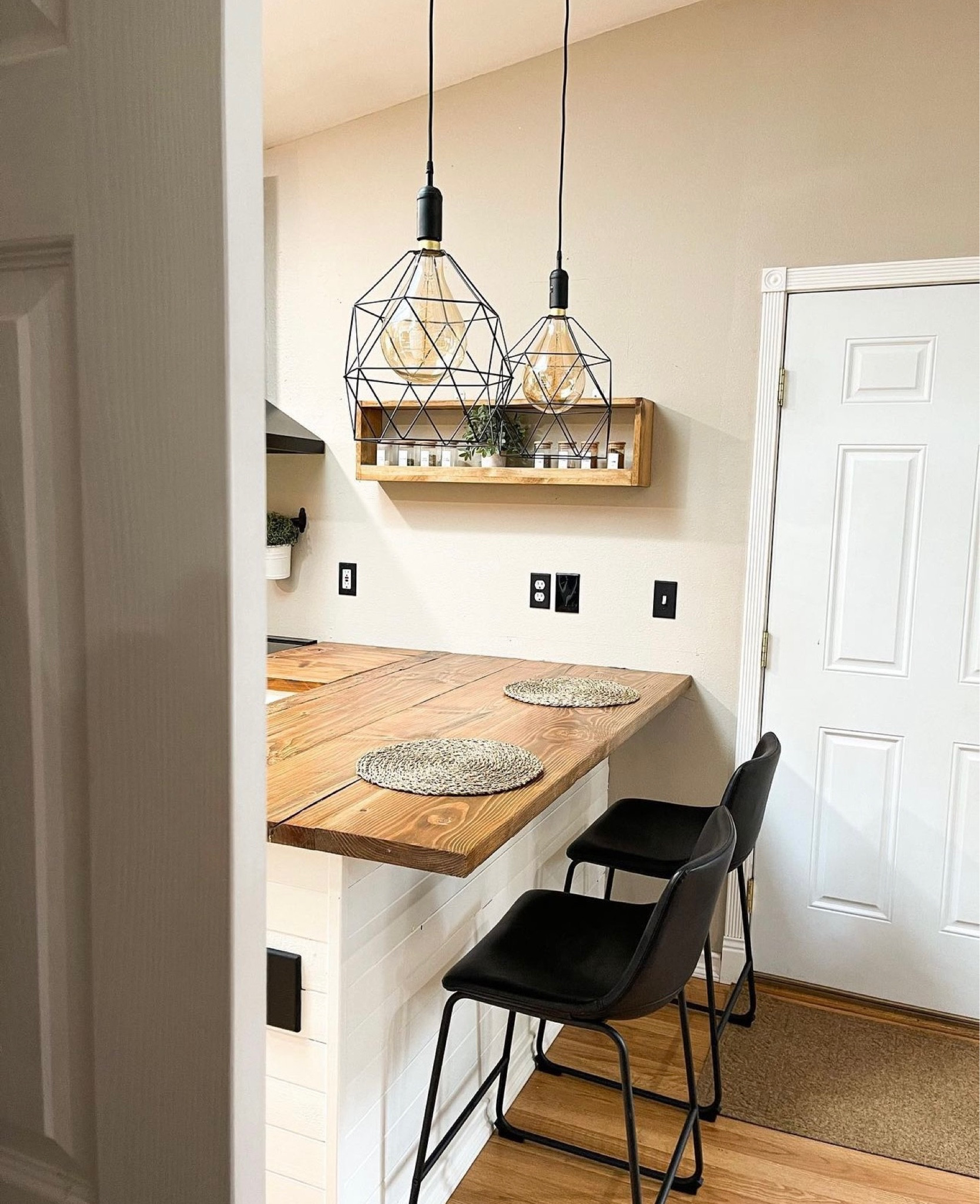 Our cute breakfast table remodel ☕️ 

#LTKhome #LTKMostLoved