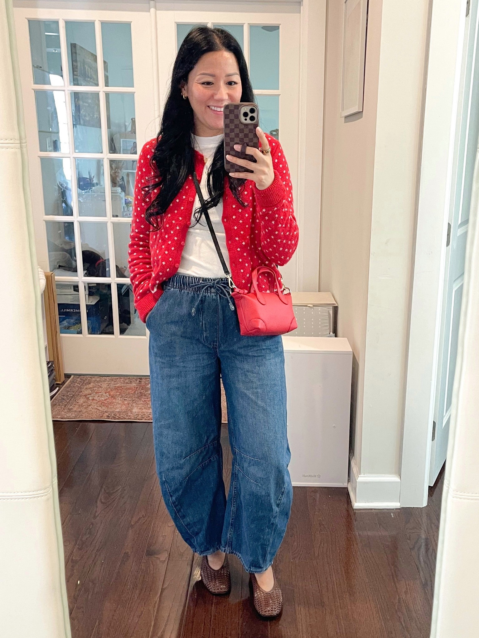 Size small tall cardigan
Size XS tee
Size XS jeans (this wash is sold out but linked the same jeans in dark wash)
Sized down 1/2 in flats


#LTKmomlife #LTKootd #LTKOver40