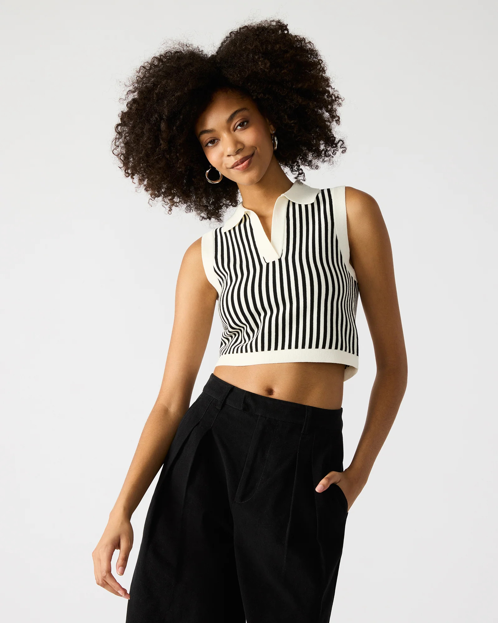 AMERY Sweater Black/White | Women's Cropped Knit Sweater Vest | Steve Madden (US)
