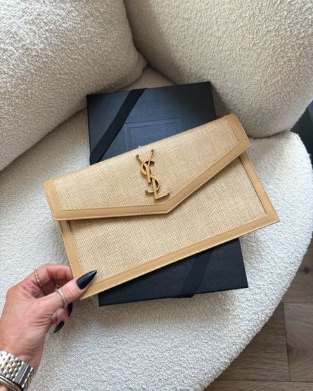 Chic yet simple and the perfect evening summer bag or to dress up a day look
Selling out fast but I found one place that has it still 😳
Mother’s Day gift ✔️


#LTKitbag #LTKwedding #LTKstyletip