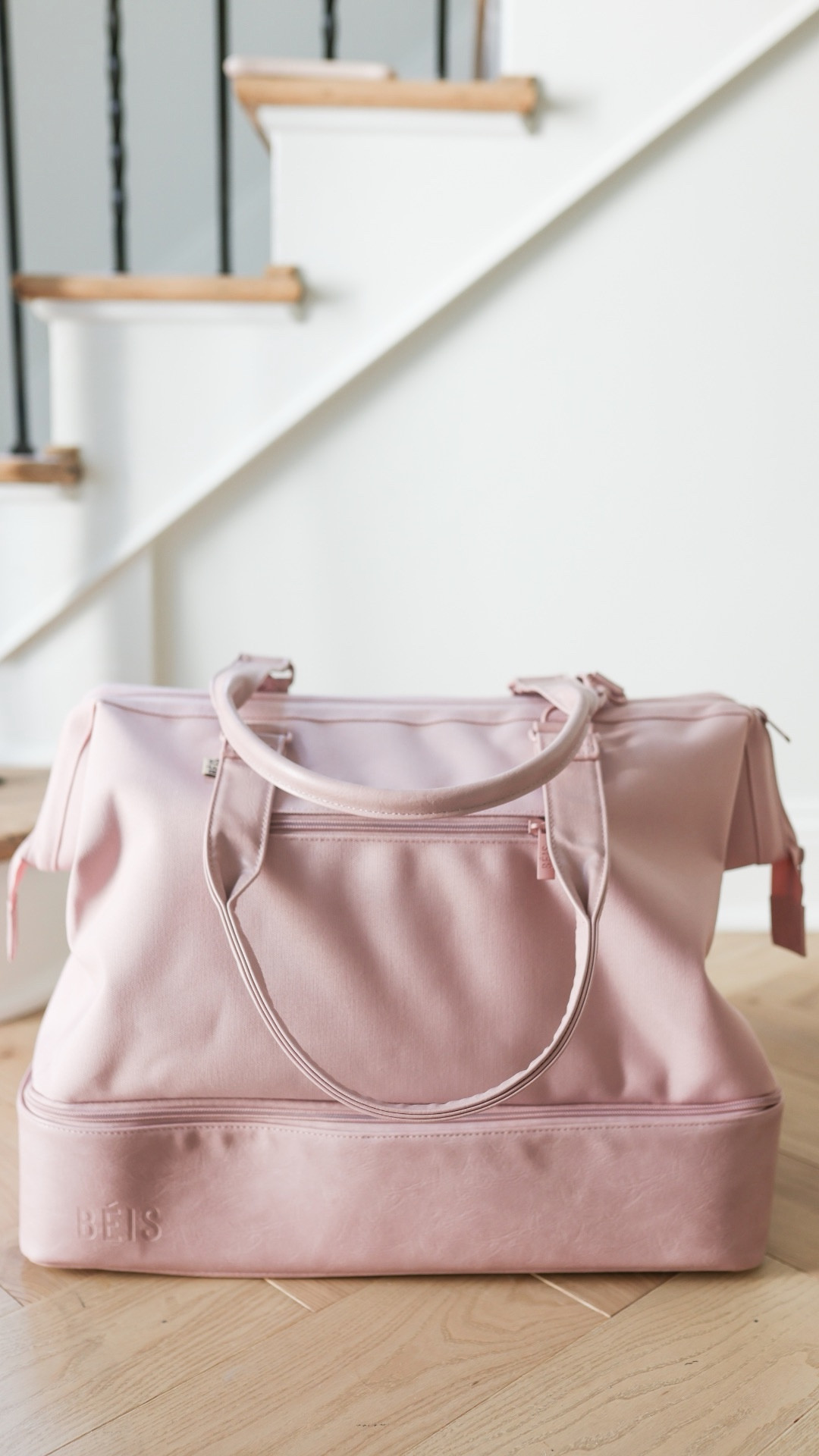 Pack my weekender bag with me! 

Beis weekender bag, travel bag, pack with me, packing essentials

#LTKFindsUnder100 #LTKStyleTip #LTKTravel