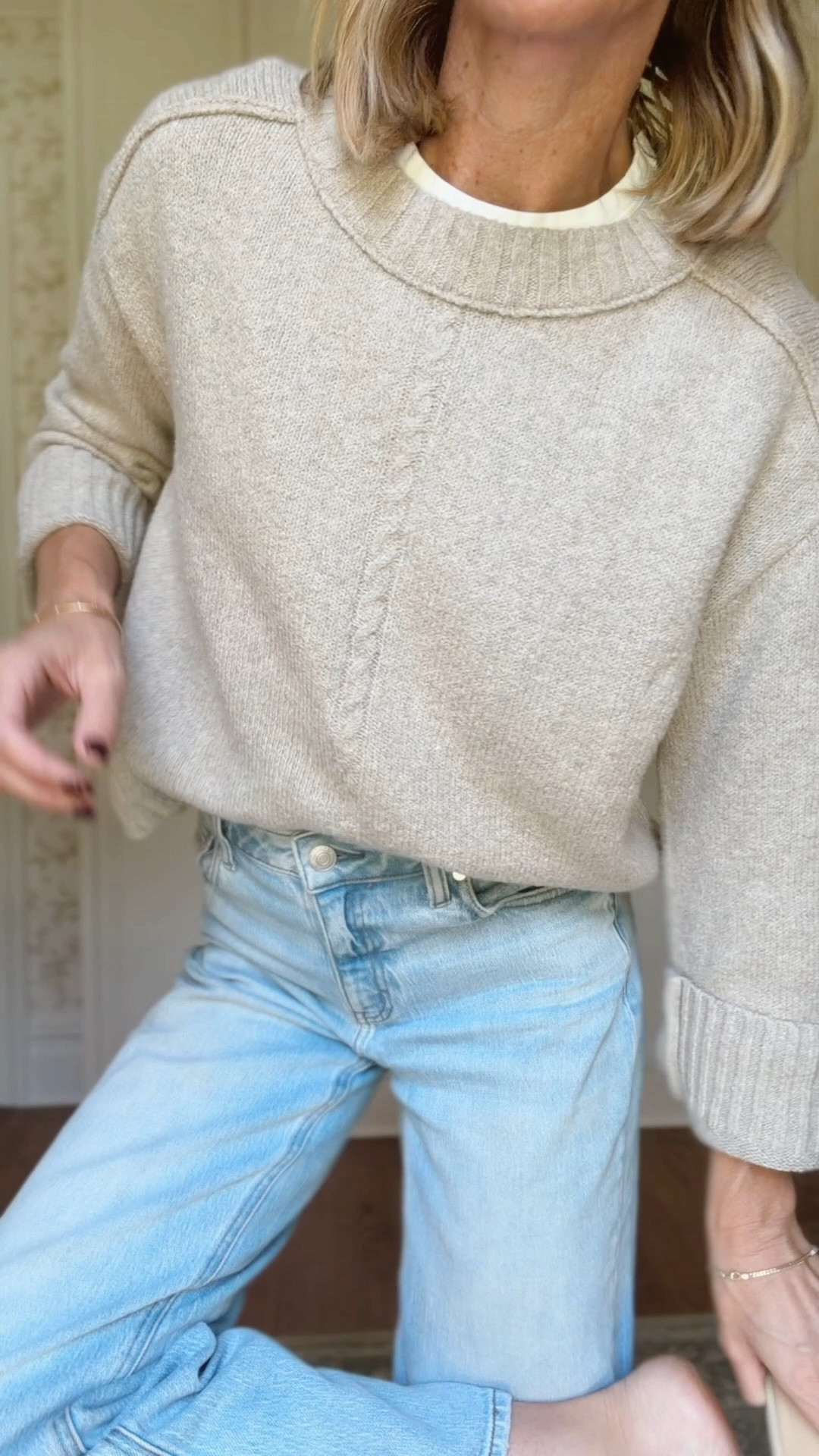 Xs in sweater 
26 in jeans