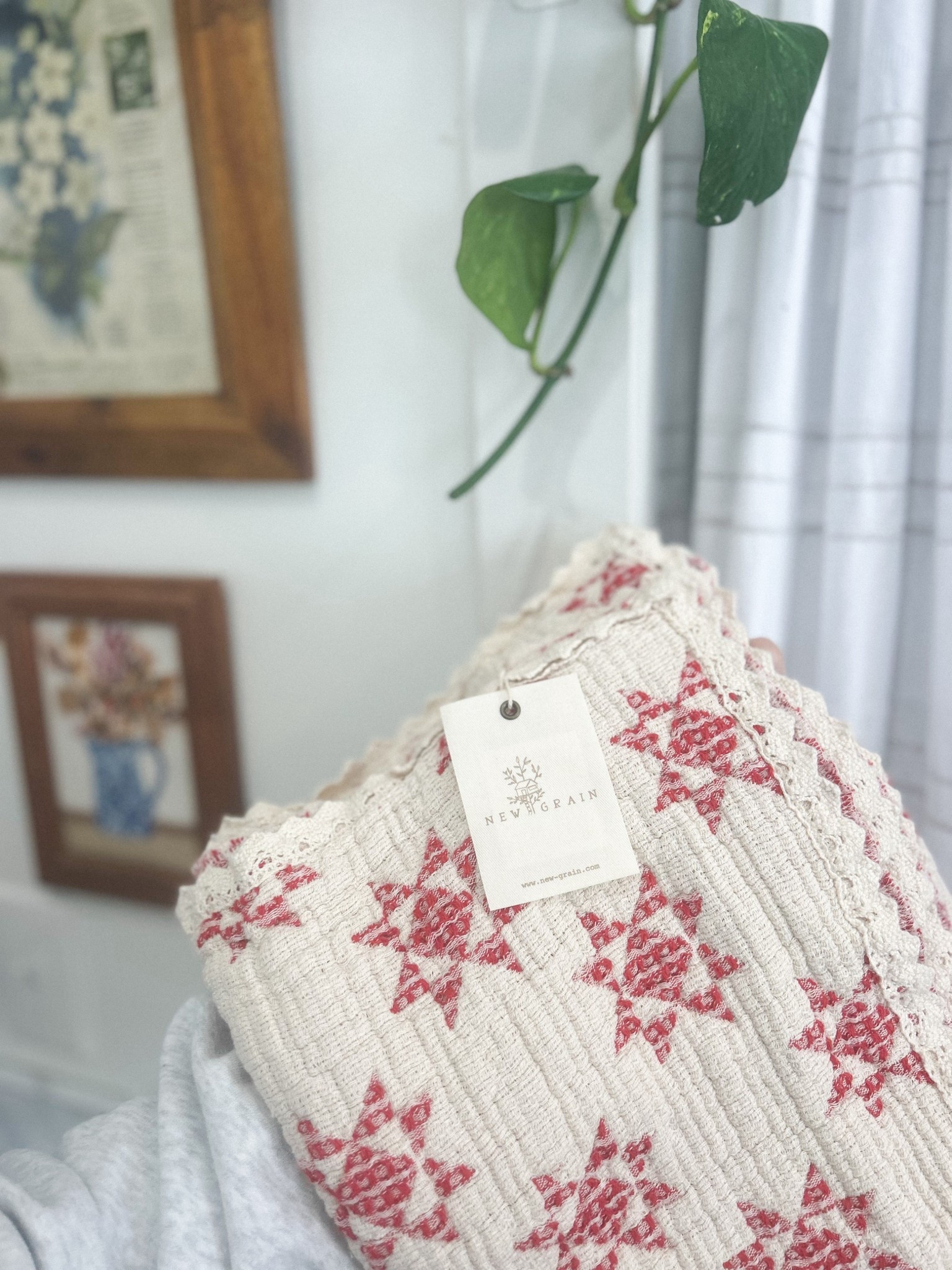 The highest quality baby quilt I’ve ever held. Can’t wait to use this in May ✨ https://new-grain.com/products/star-quilt-sky-copy