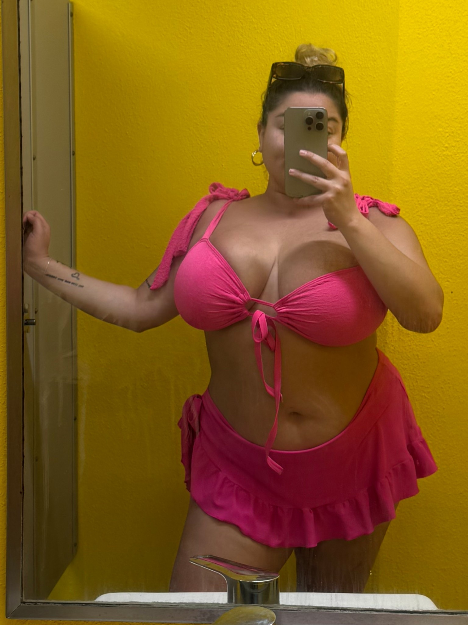 Paired two of my fav swimsuits together and I’m obsessedddddd 💞💞💞☀️

Top: 1XL 
Bottoms: XXL 

#LTKSwim #LTKPlusSize #LTKFindsUnder50