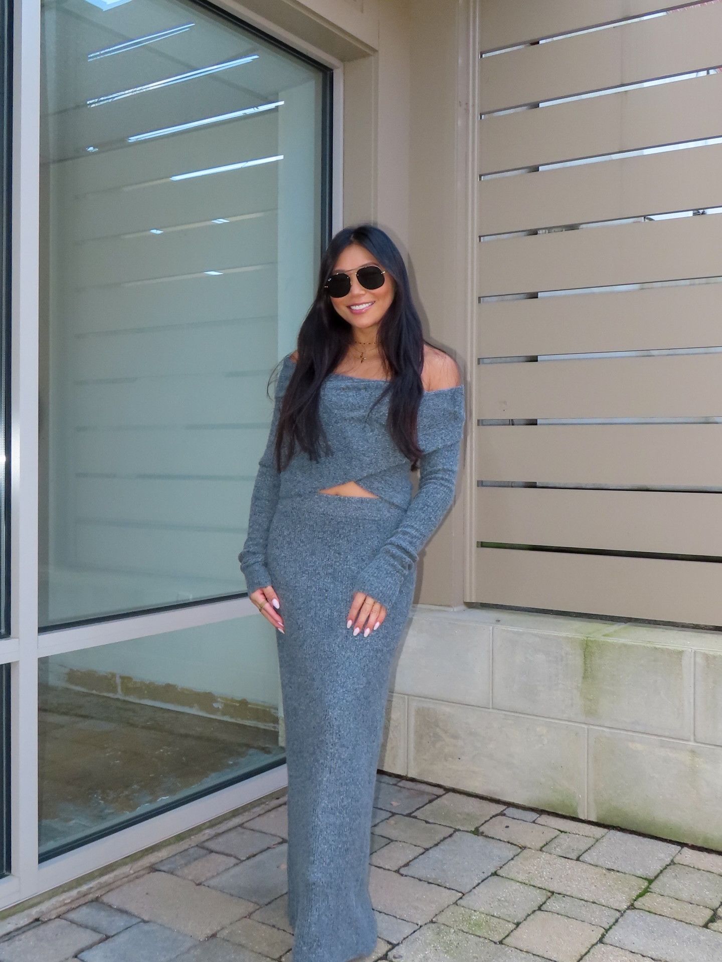 Thanksgiving OOTD + a fox red surprise 🤎🍂 @lulus #LulusAmbassador
.
.
.
Sweater set, grey outfit, matching set