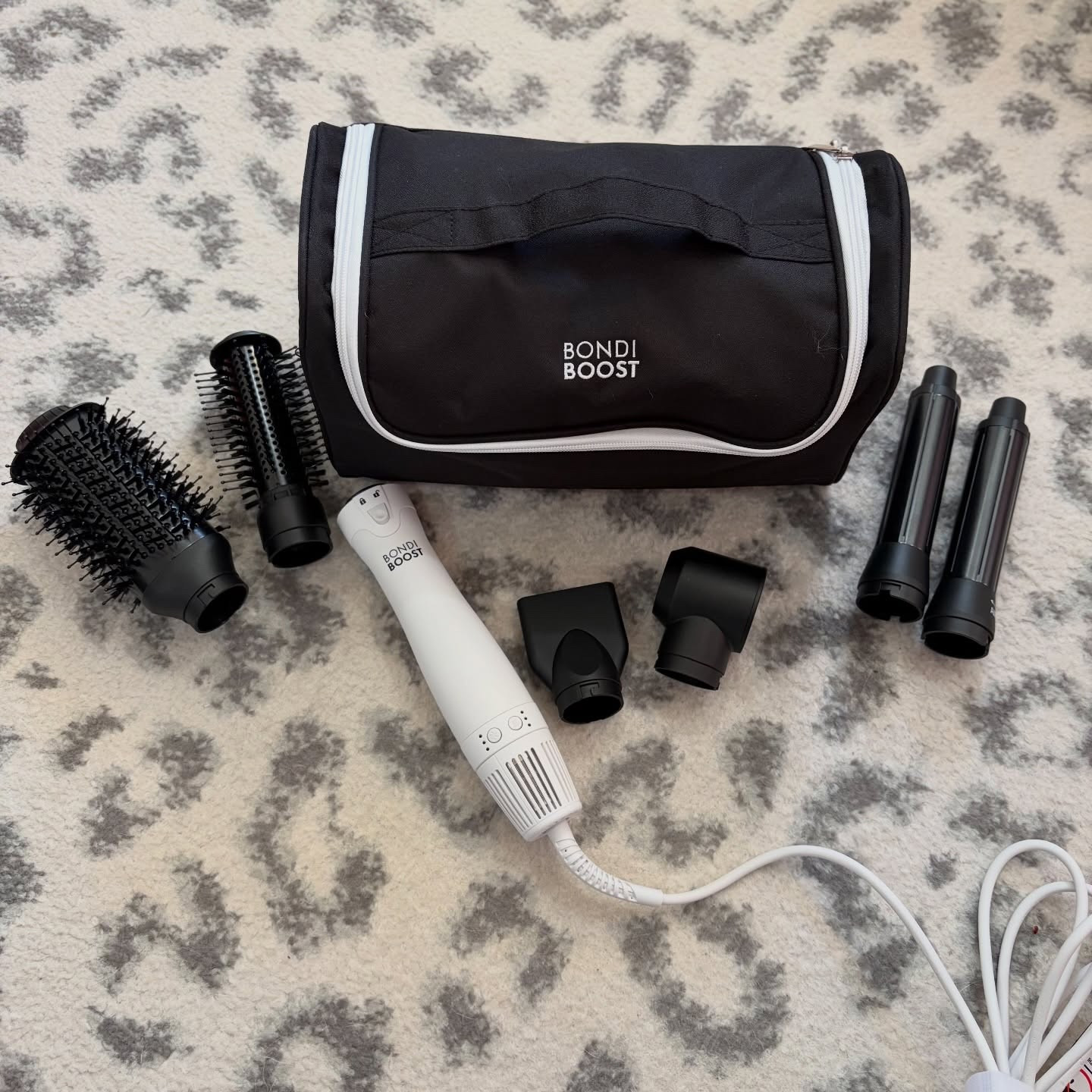 ⭐️PROUCT REVIEW⭐️

This product was gifted to me by @bondiboost in exchange for my honest review.

The Bondi Boost Everlast Styler is a multi-styler that comes with 6 attachments to dry, curl, wave and smooth hair. This styler comes in a great travel bag with plenty of room for all the attachments as well as other hair products and accessories. The styler has 3 speed and 3 heat setting and the attachments are easy to clip into place. I have been really enjoying how easy this is to use - dry, style and smooth all in one tool. My hair gets quite frizzy when I blow dry my hair but the round brush attachment really helps smooth that out. There is a little bit of a learning curve with the curling attachments, but once you get the hang of it it’s a quick and easy way to curl your hair. This tool is so versatile and really can do it all.

#bondiboost #hairstyling #hair #productreview #haircare