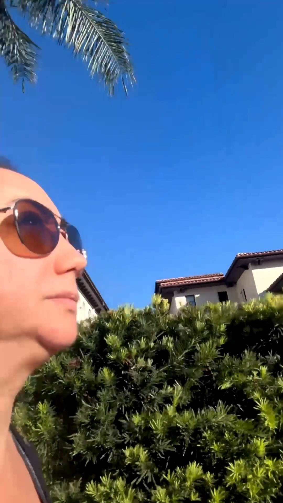 Day 34 of giving up excuses for Lent… and I’ve got a question for y’all 🤍

Yesterday (Day 33) did NOT go as planned. We got off the cruise around 9:30am, headed straight to the airport by 10, and the TSA line was absolute chaos. By the time we finally made it through, I barely caught my 5pm flight 😅

Between hauling bags, chasing kids, and being on my feet literally all day, I didn’t make it to the gym… BUT I still closed all my rings on my watch 👏🏼

So be honest—does that count?! Or am I adding a day to Lent? 😂

Either way, no excuses today. Day 34 = getting back on track with a run around the neighborhood 🏃‍♀️

Outfit details are linked ✨

#LTKActive #LTKfitnessgoals #LTKOver40