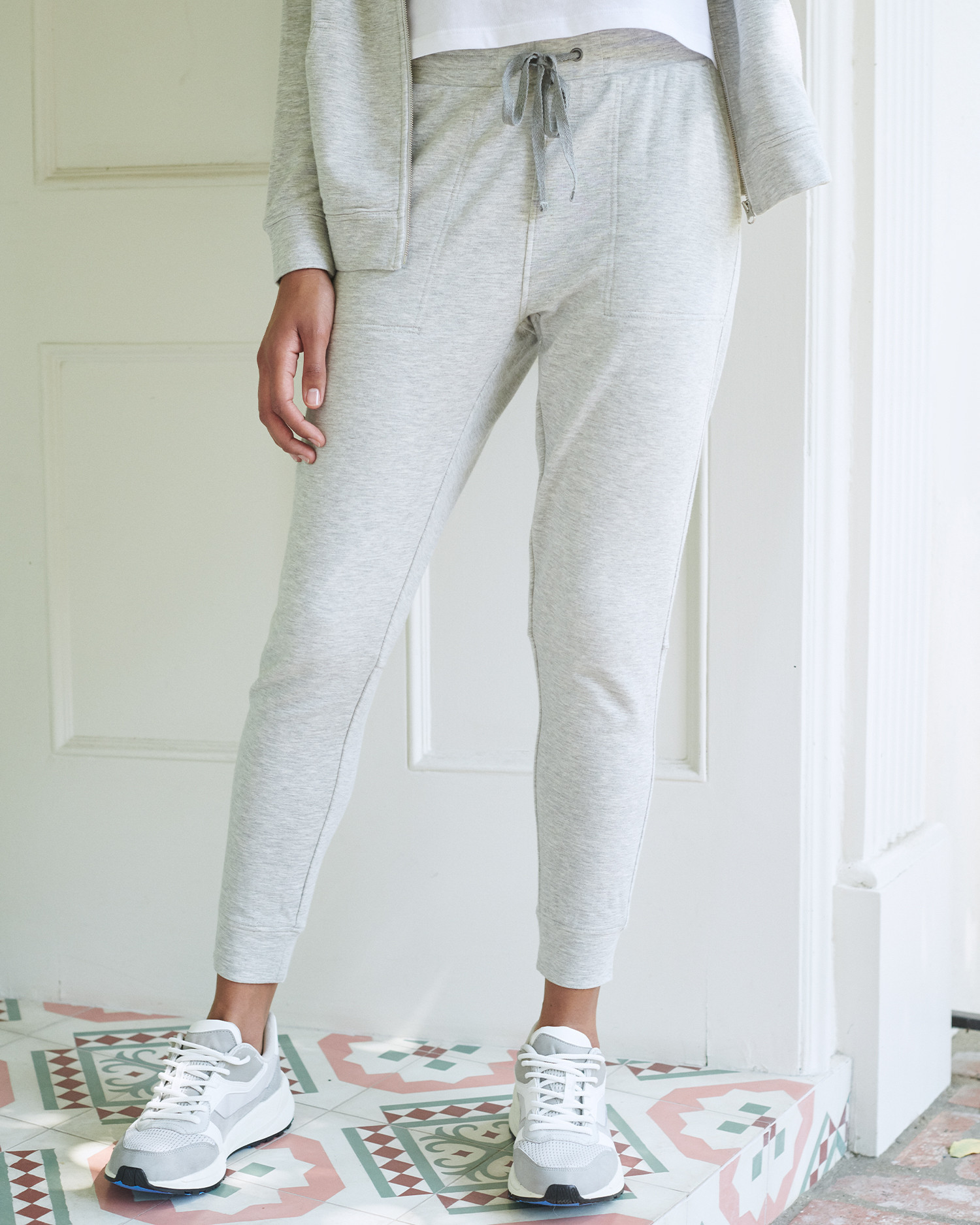 Quince | Women's Fleece Sweatpants in Heather Grey, Supersoft Fleece Lounge Pants, Size Small, Lenzing Modal | Quince