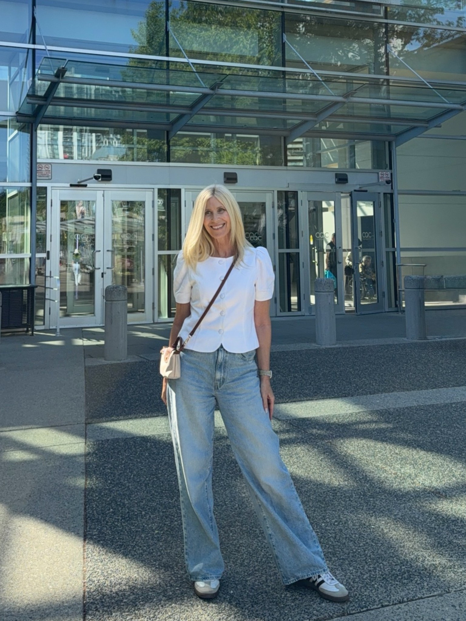 Brought this top home from Chicago and I’m obsessed 🤍

#LTKcanada #LTKover50style #LTKjeans