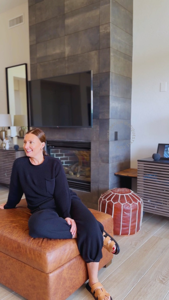 One of my favorite lounge wear💯Love how soft and chic the fabrics are, love the details and how it fits. Got it in multiple colors🧡 #aziquestyle #loungewear #knitset

#LTKHome #LTKOver40 #LTKTravel