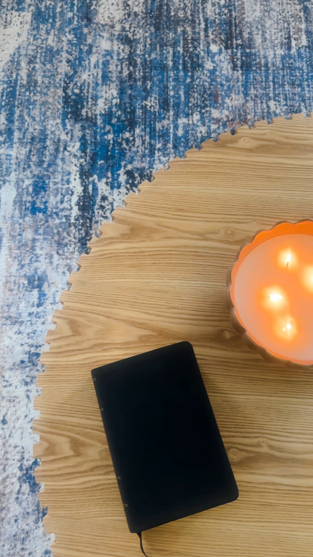 Cozy early fall vibes are here at my house! We may have just ended our first round of fake fall 😅 but I’m taking in every little ounce of cooler weather and fall feels I can get! 🍁🍂

This new five-wick candle “salted honey” scent is definitely helping set the vibes 😍 and 34 oz for just $30?! Yes please! 🙌🏼 

#LTKFindsUnder50 #LTKStyleTip #LTKHome