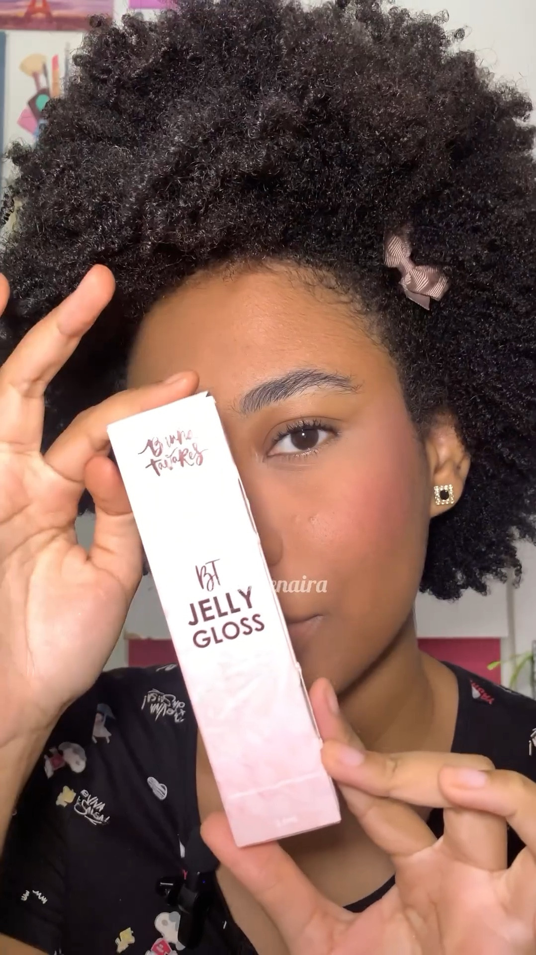 Bt jelly gloss da Bruna Tavares na cor Sabrina. Simplesmente lindo. Além de hidratar, deixa uns brilhinhos lindos. Super confortável. 

#LTKbrasil #LTKbeauty