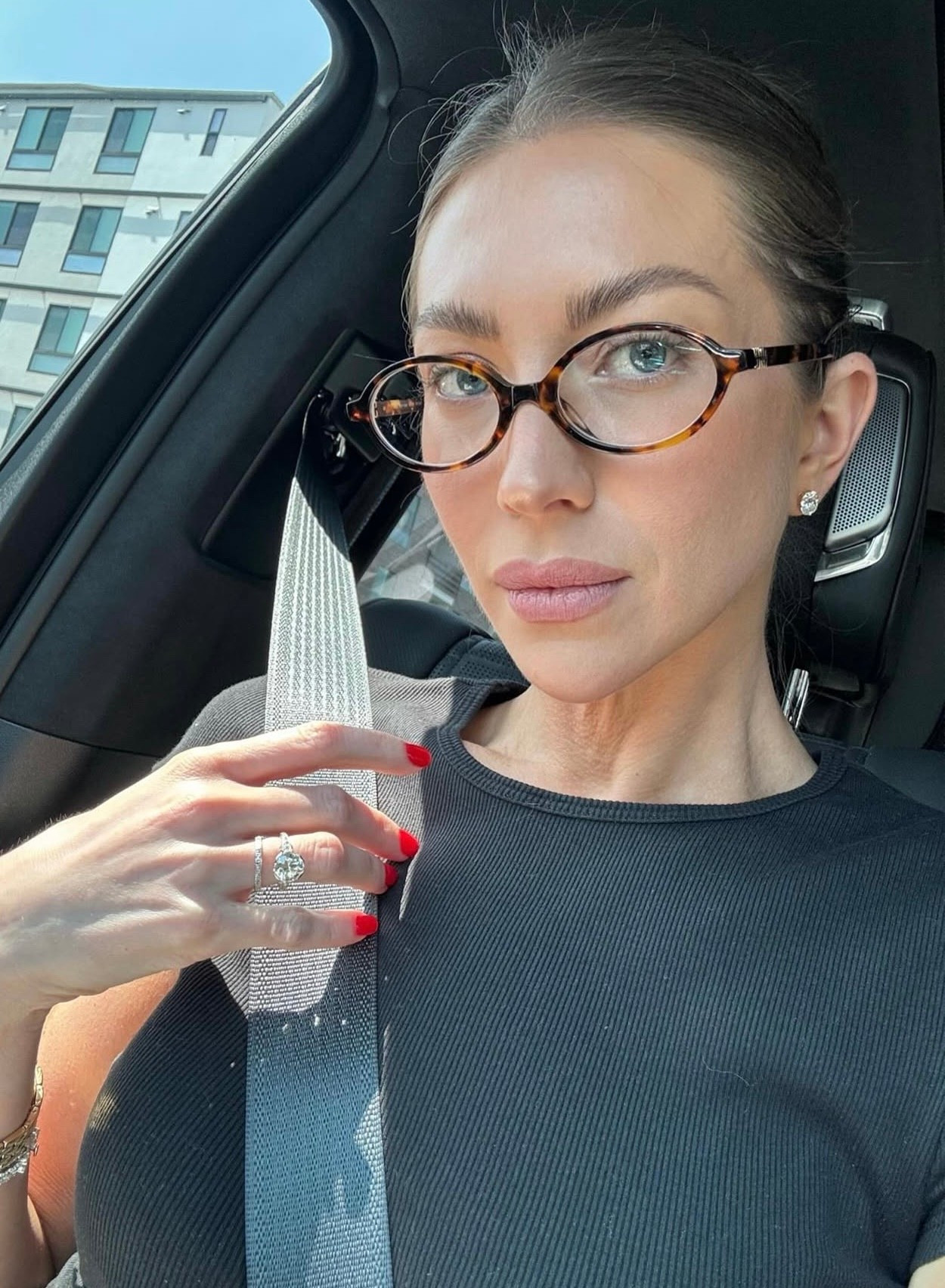Stassi Schroeder's Oval optical glasses in Tortoise 