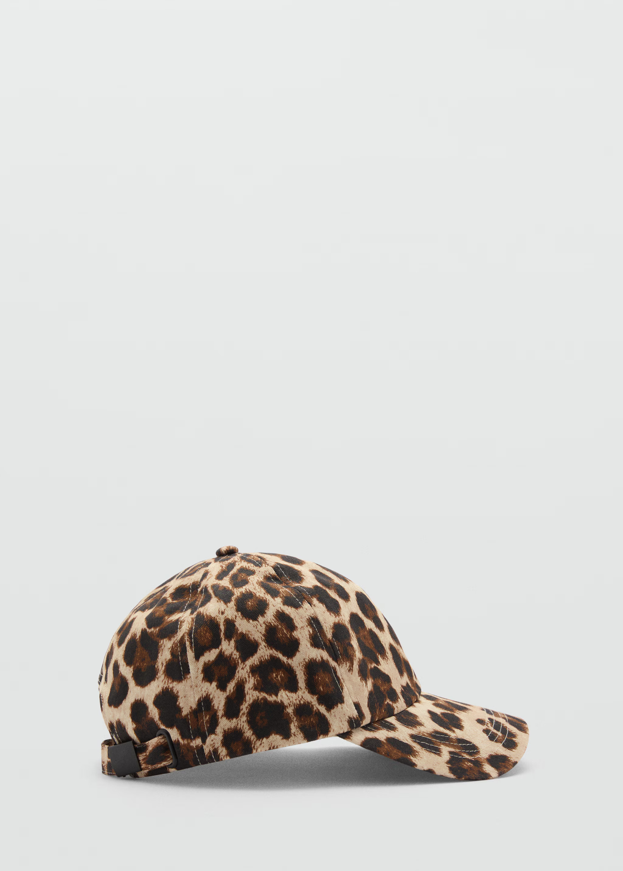 Leopard print cap - Woman | MANGO USA | MANGO (US)
