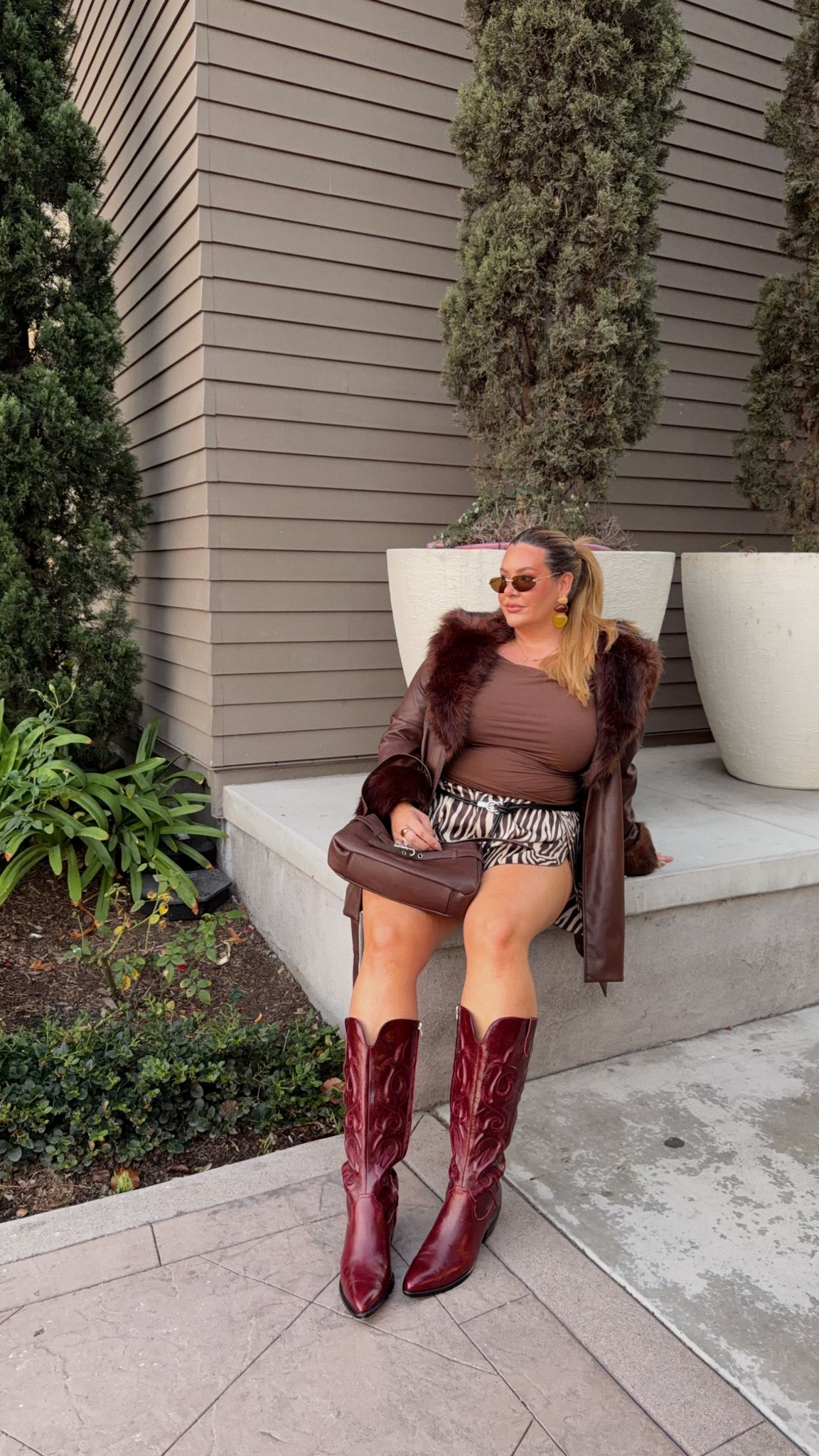 wearing a XL in all. Recommend sizing up in the boots - they gave me pretty bad blisters hehe 

#LTKSeasonal