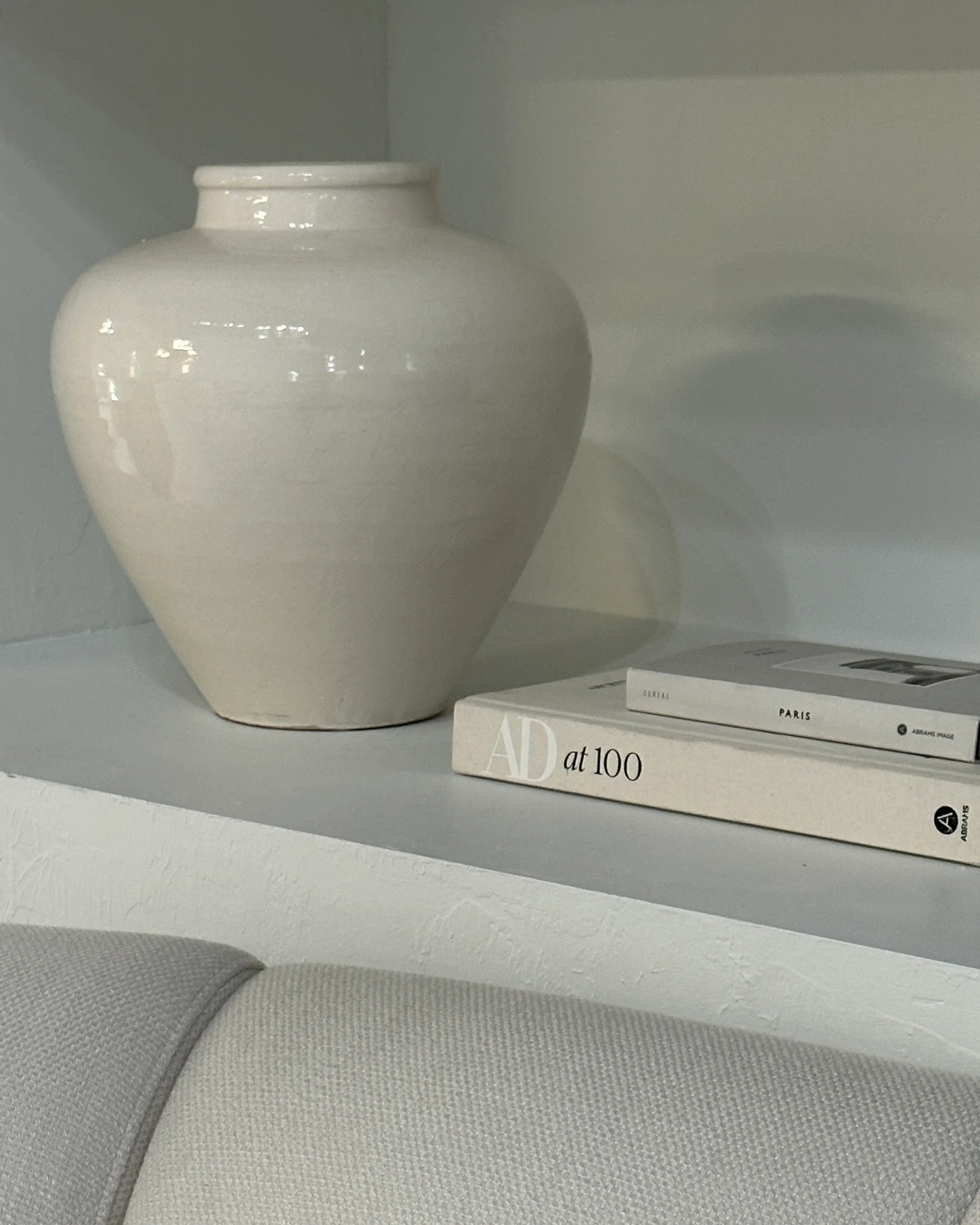 OFF-WHITE TAPERED VESSEL | Off-White Palette