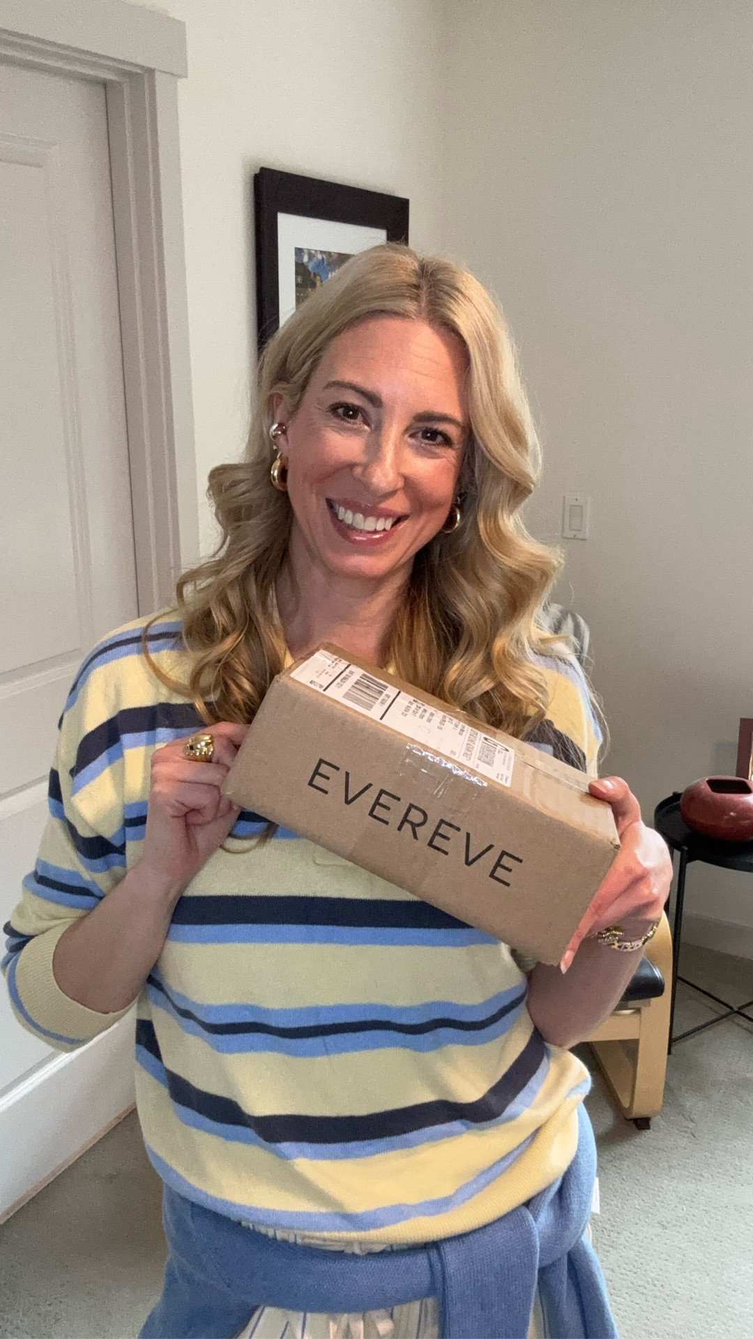 Open up this box of paracord jewelry from @evereve with me! 

#LTKvlog #LTKOver40 #LTKSaleAlert