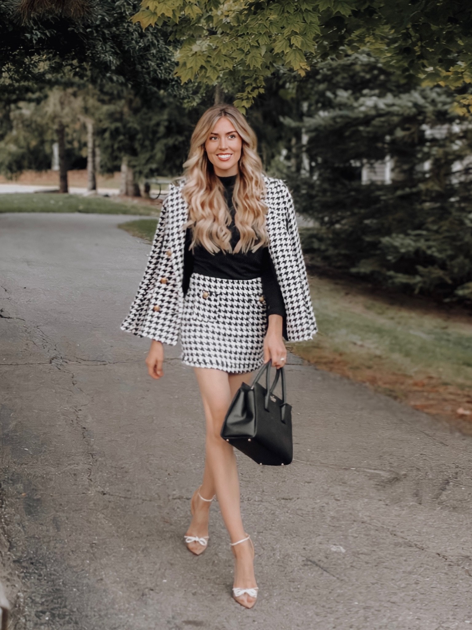 My fav blazer and mini skirt combo 

#LTKstyletip #LTKHoliday #LTKSeasonal