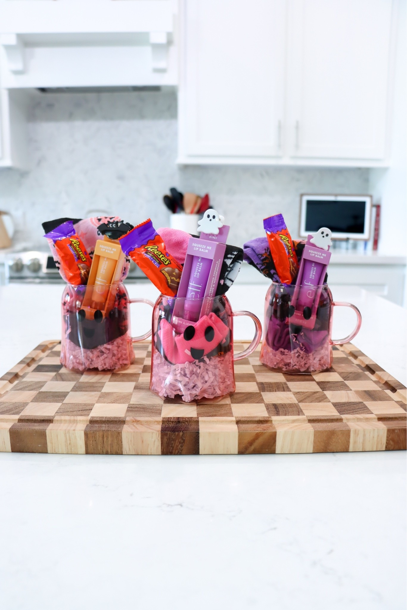 The cutest little Halloween gift idea for girls 🎃🎀

If you’re looking for a fun boo basket idea for a daughter, tween, teen, niece, or bestie, save this one! 👻 I turned a pink ghost mug into the sweetest mini Halloween gift with cozy socks, lip gloss, mini hair clips + candy. 🍬💗

COMMENT “SHOP” for the links! 👻

#HalloweenGiftIdeas #BooBasketIdeas #HalloweenGifts #GiftIdeasForGirls #HalloweenDIY