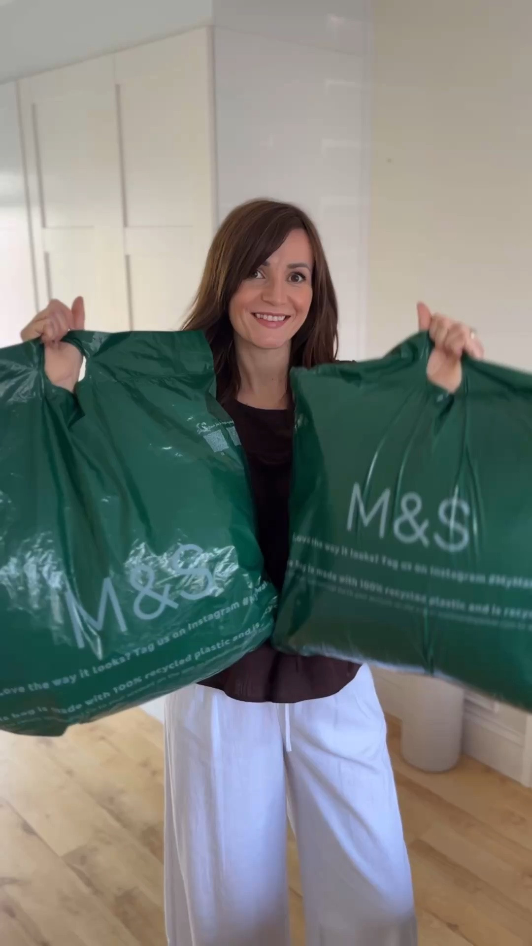 Marks & Spencer

Brown top size 10.
White linen trousers size 10 regular.
Oatmeal trousers size 10 regular.
Jumpsuits size 10 regular.
White & blue vest tops size 10.

#LTKuk #LTKsummer