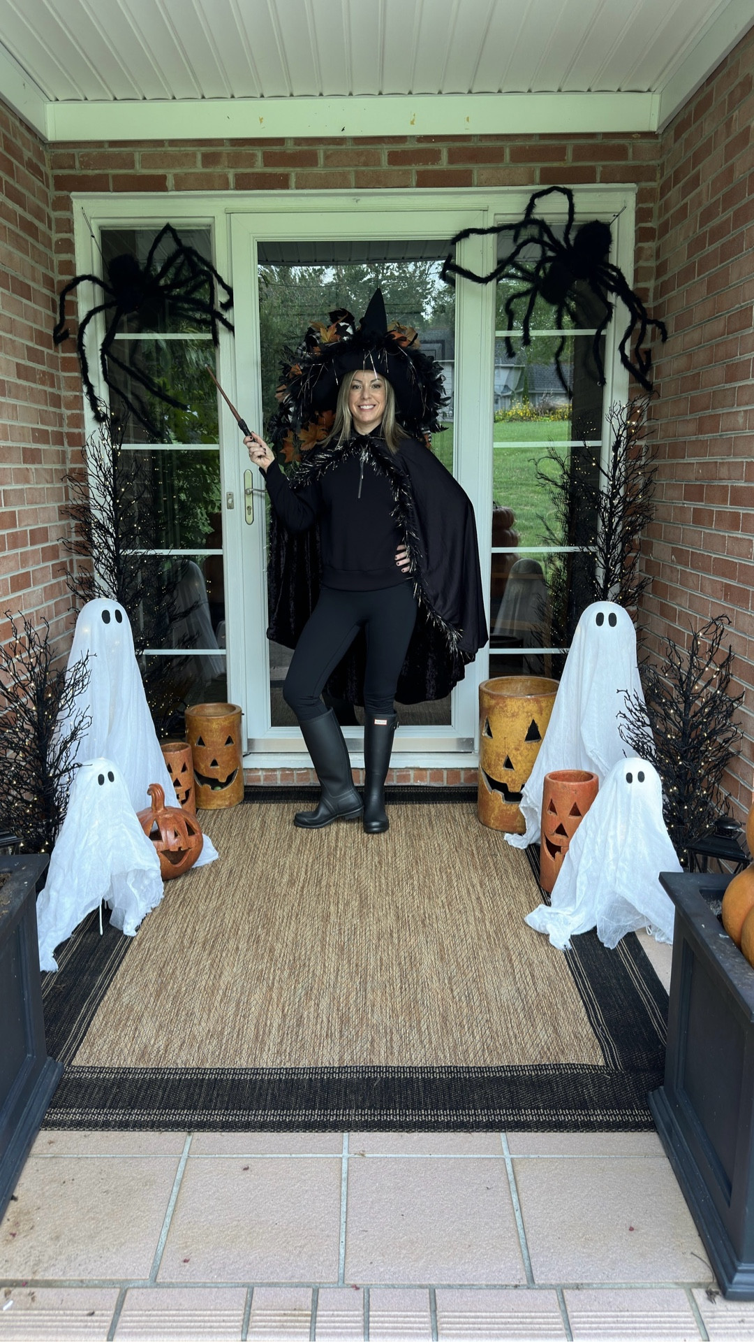 I had so much fun decorating my client’s front porch for Halloween! Things just got a little spookier around here. 👻🖤🕷️
#halloweenfrontporch #halloweendecor #ghosts #pumpkins #porchgoals

#LTKHalloween #LTKSeasonal #LTKHome